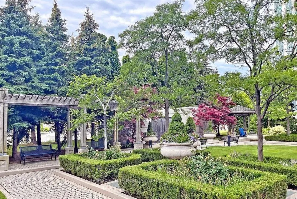 30 Harrison Garden Boulevard, #708