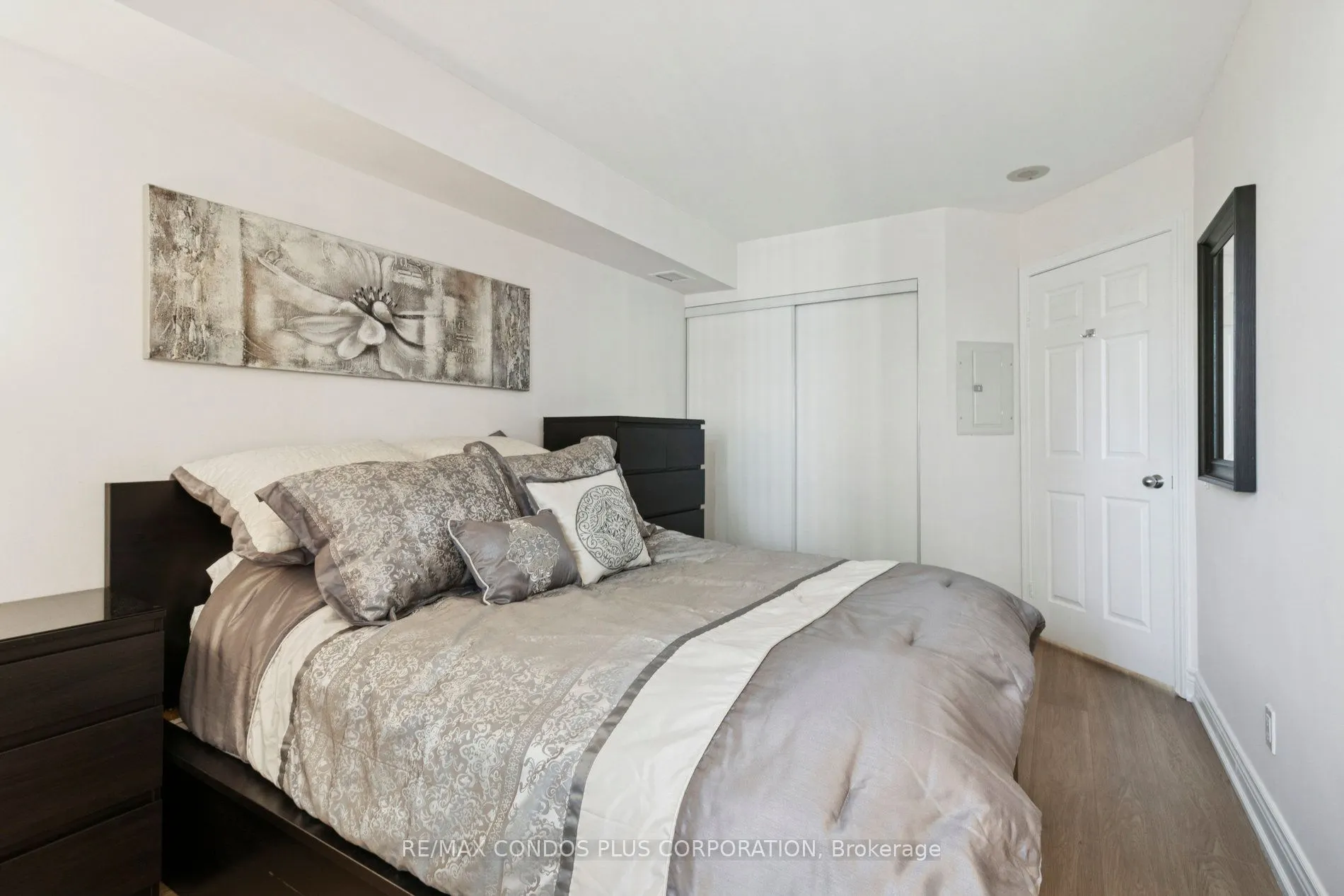 30 Harrison Garden Boulevard, #708