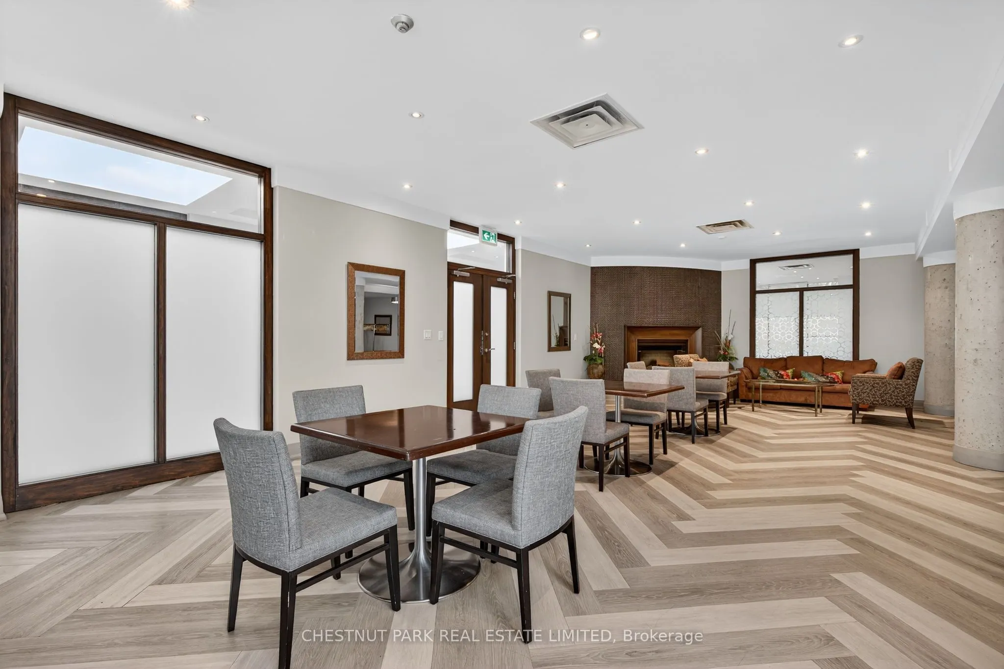 3840 Bathurst Street, #703