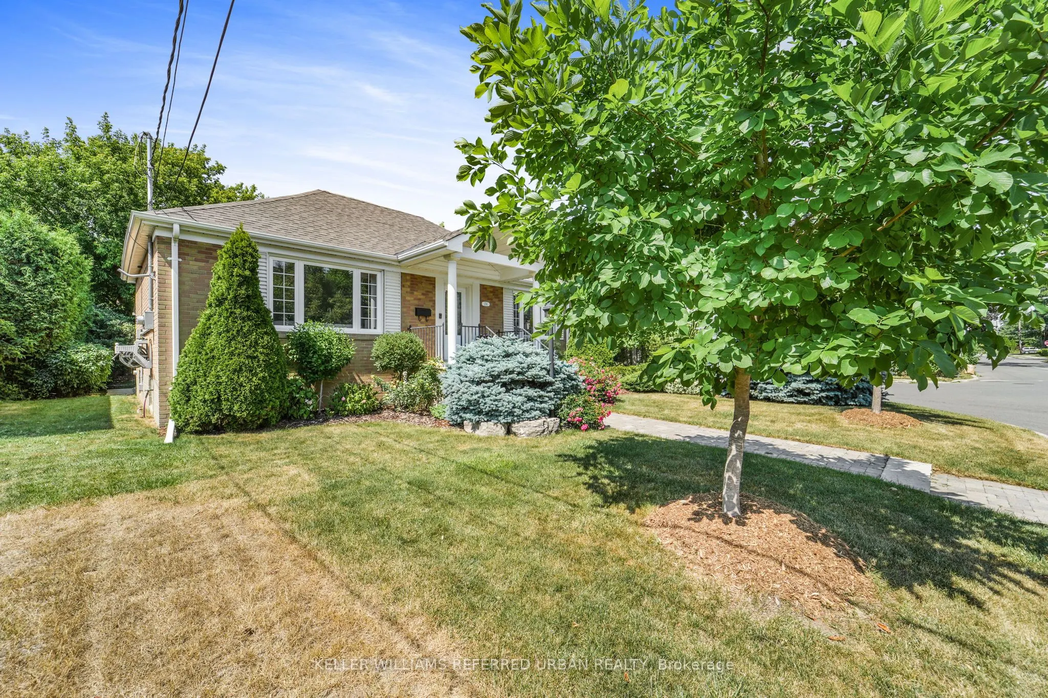 274 Poyntz Avenue