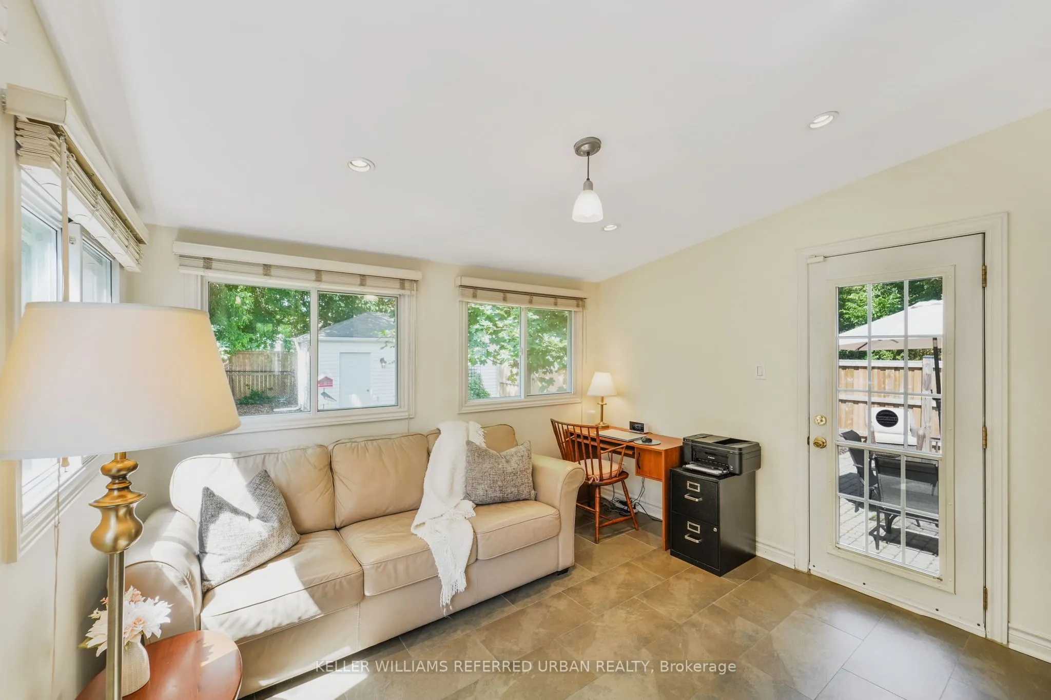 274 Poyntz Avenue