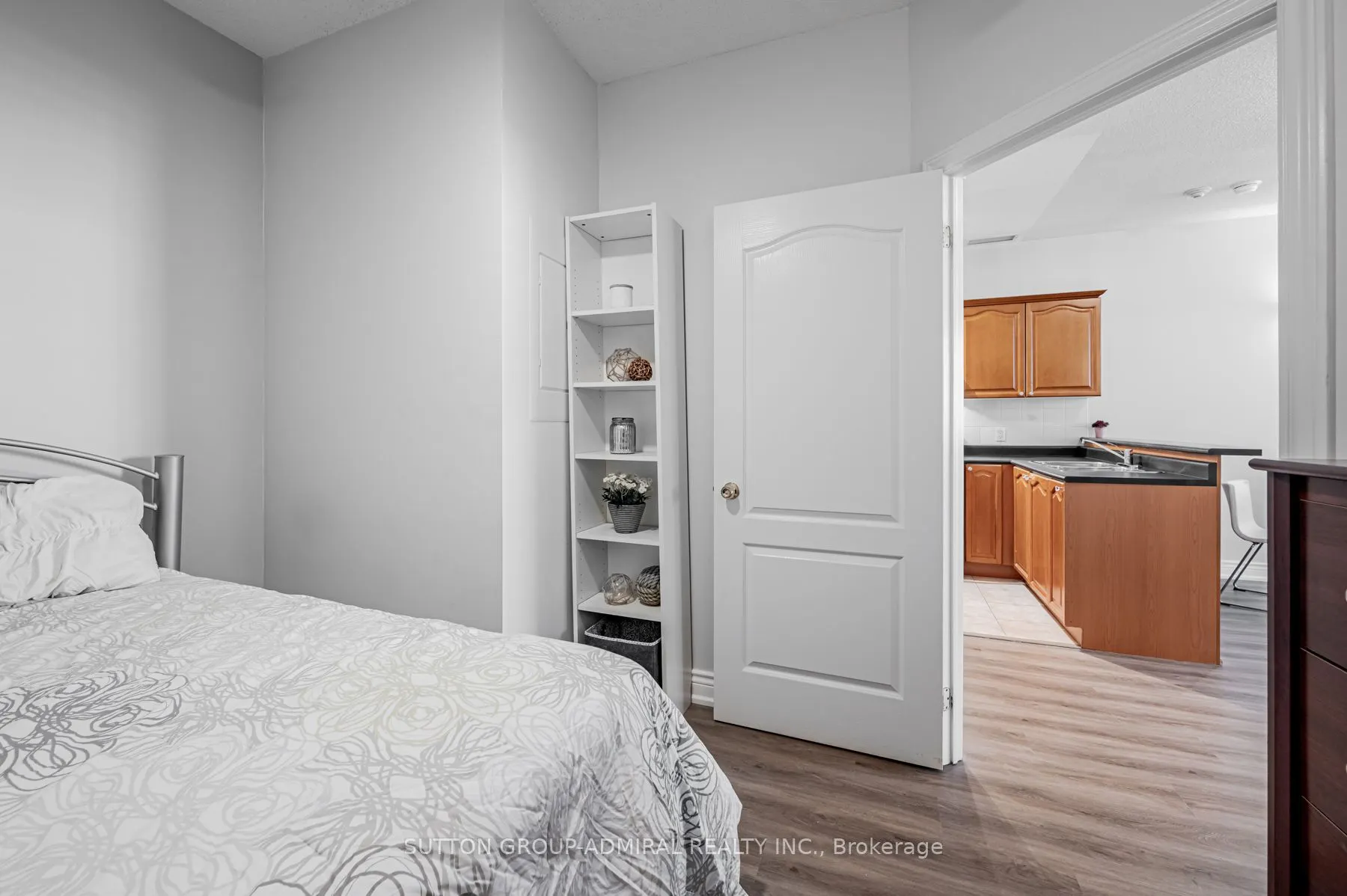 393 King Street W, #1103