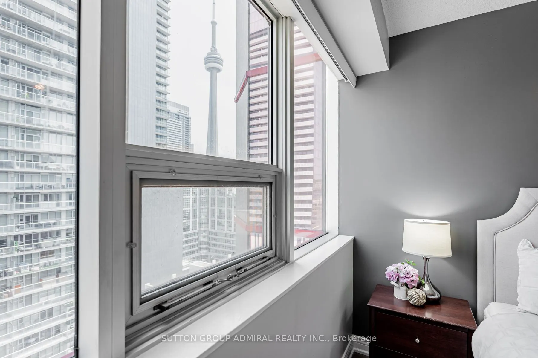 393 King Street W, #1103