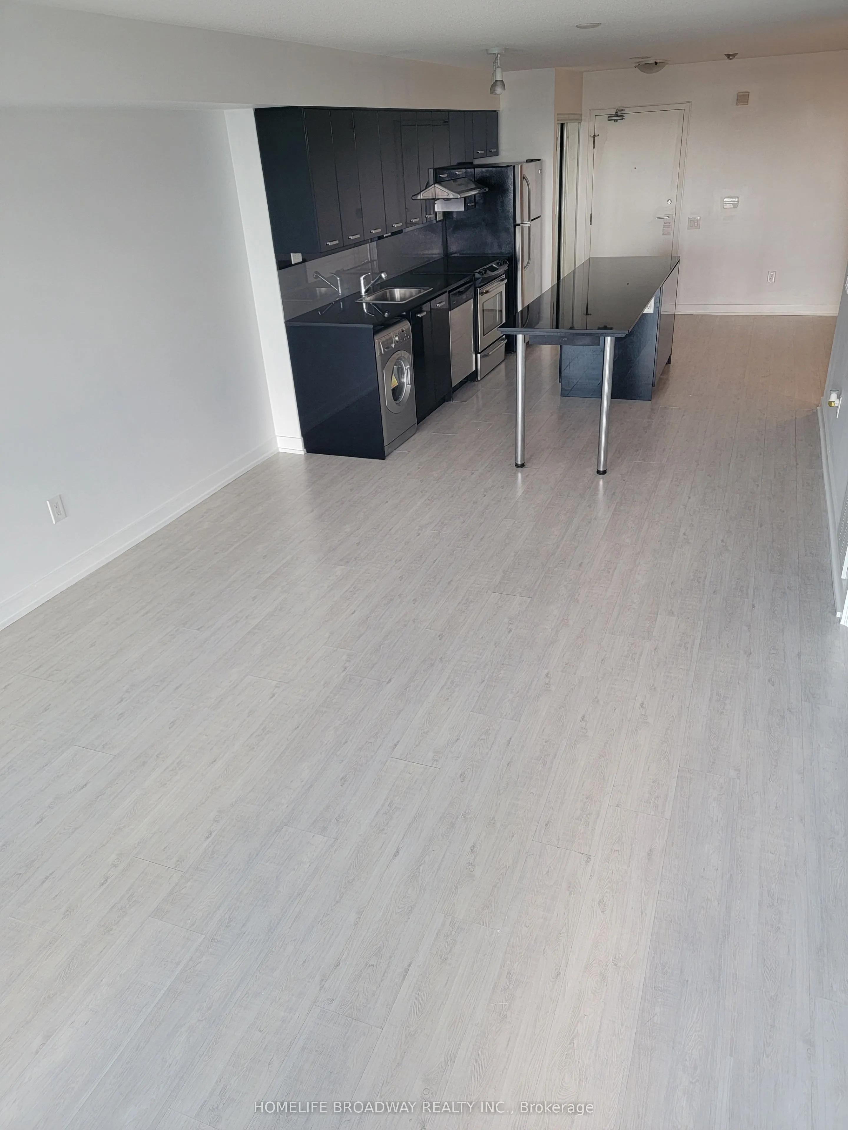 19 Singer Court, #1203