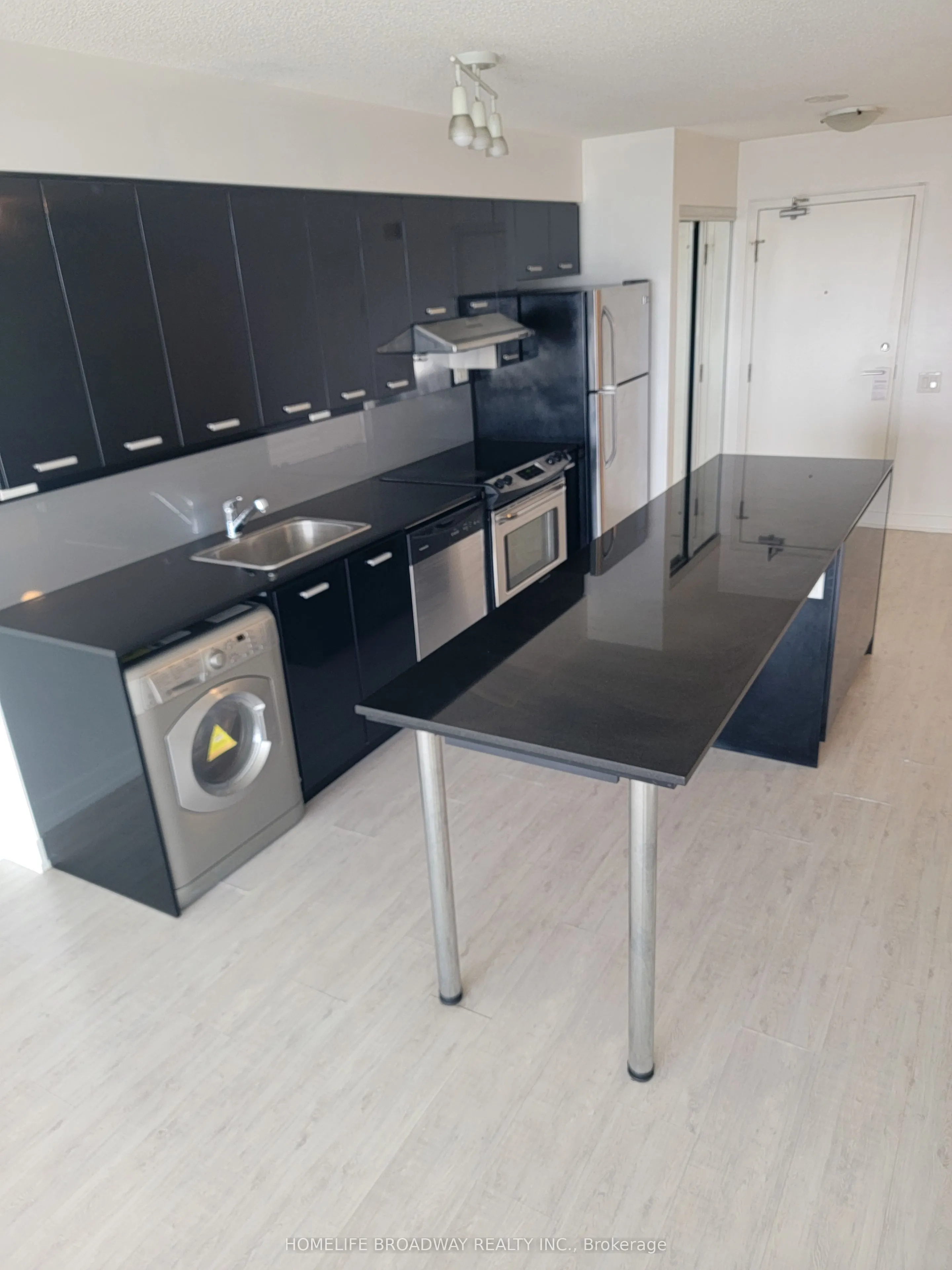 19 Singer Court, #1203