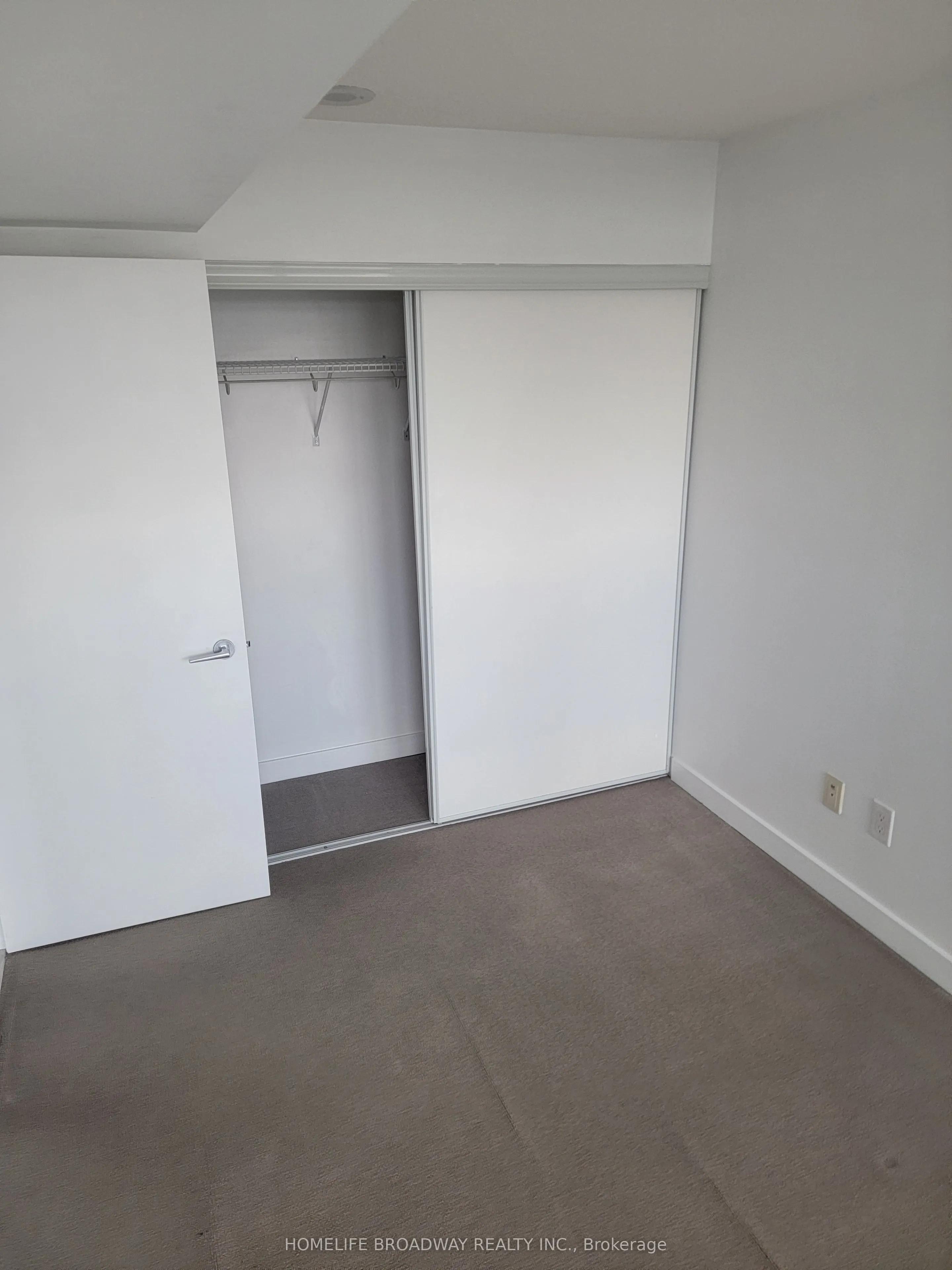 19 Singer Court, #1203