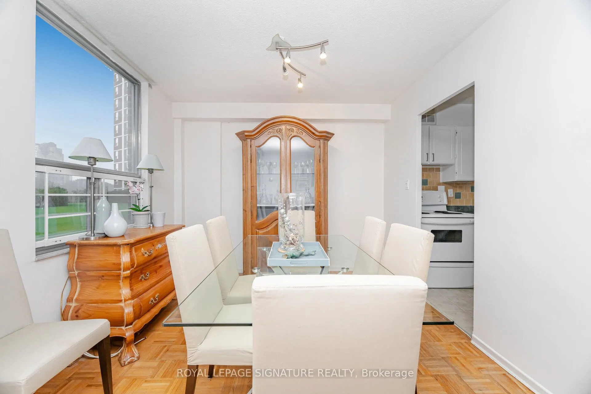 10 Edgecliff Golfway, #303