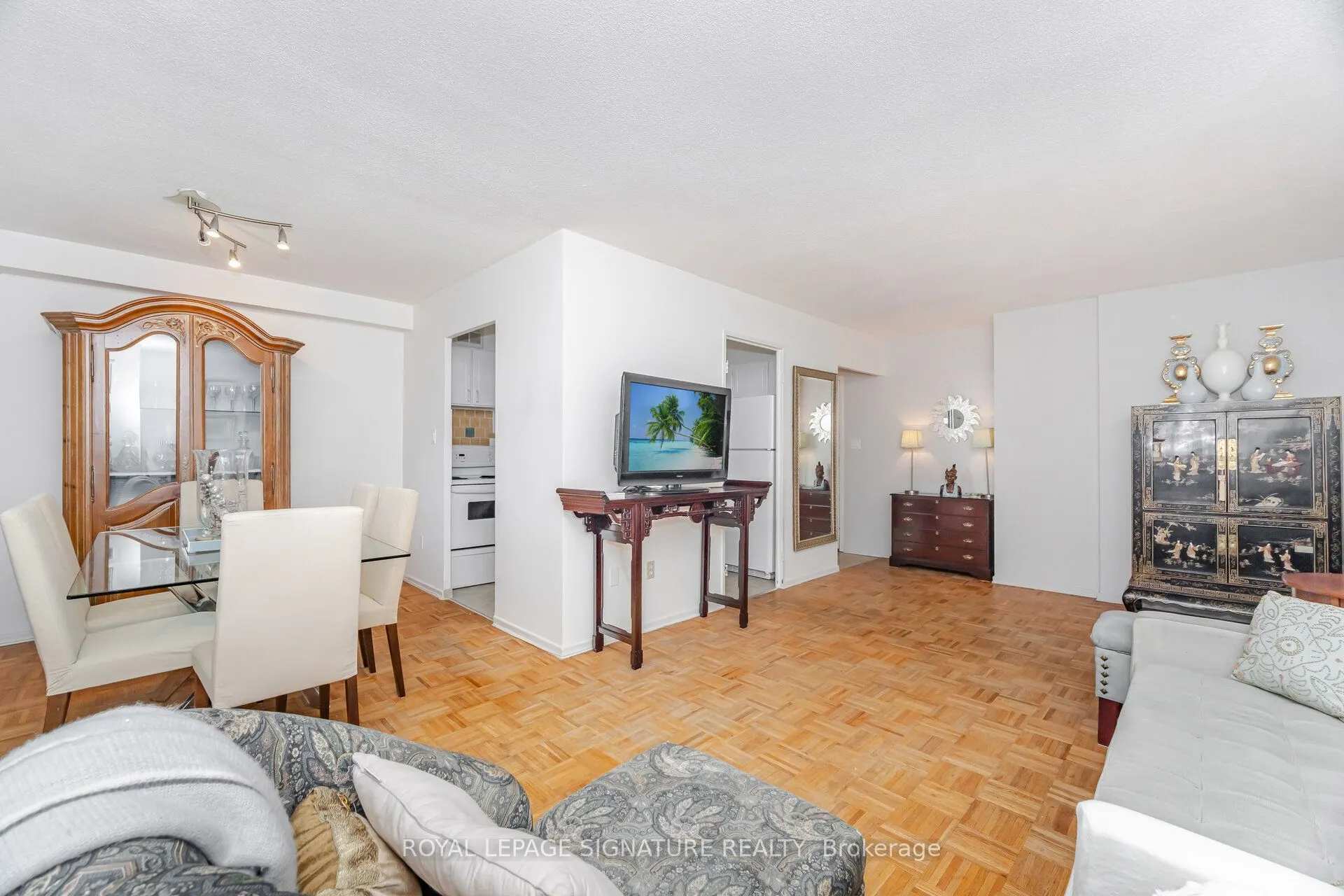 10 Edgecliff Golfway, #303