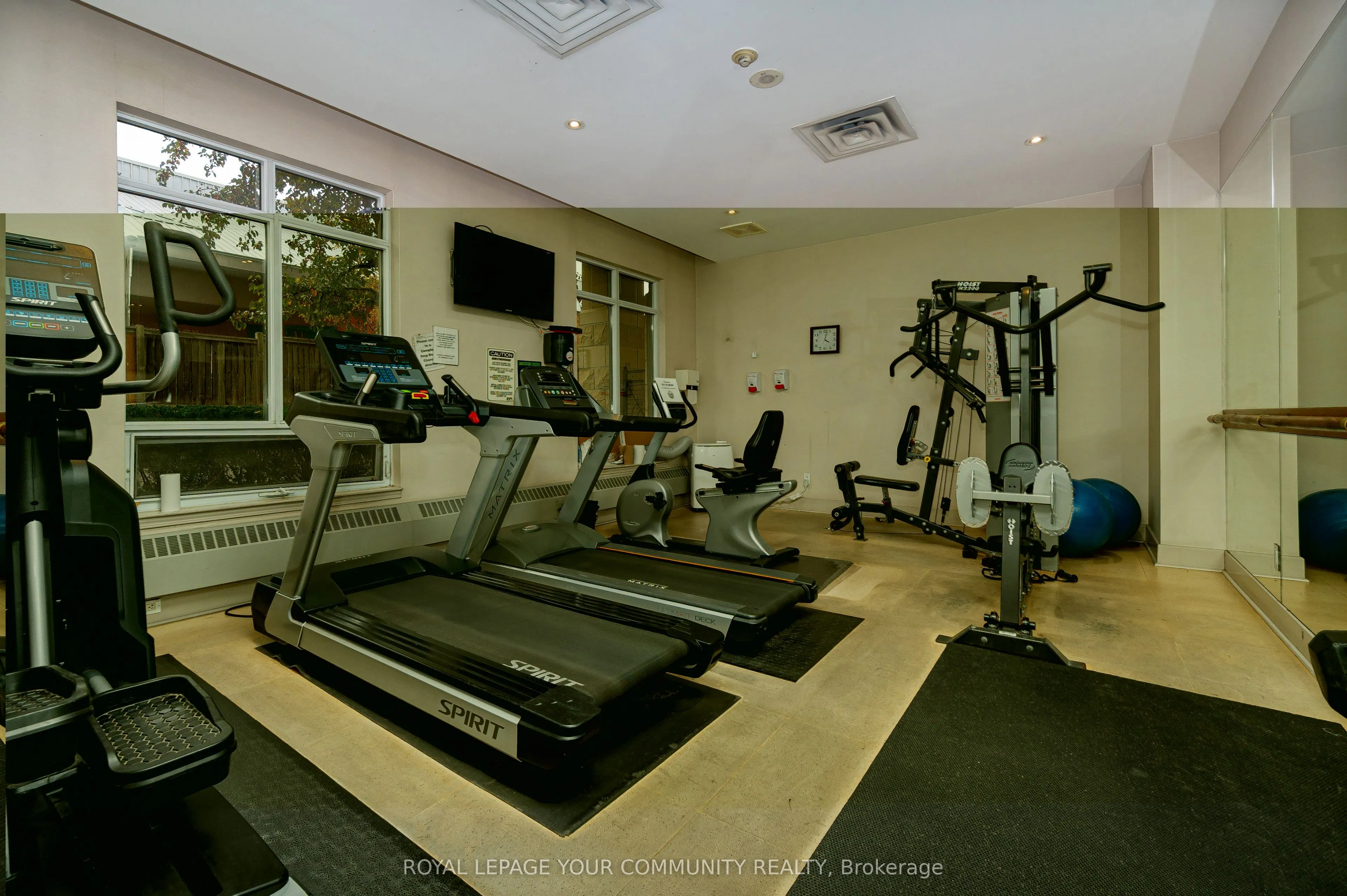 18 Kenaston Gardens, #1906