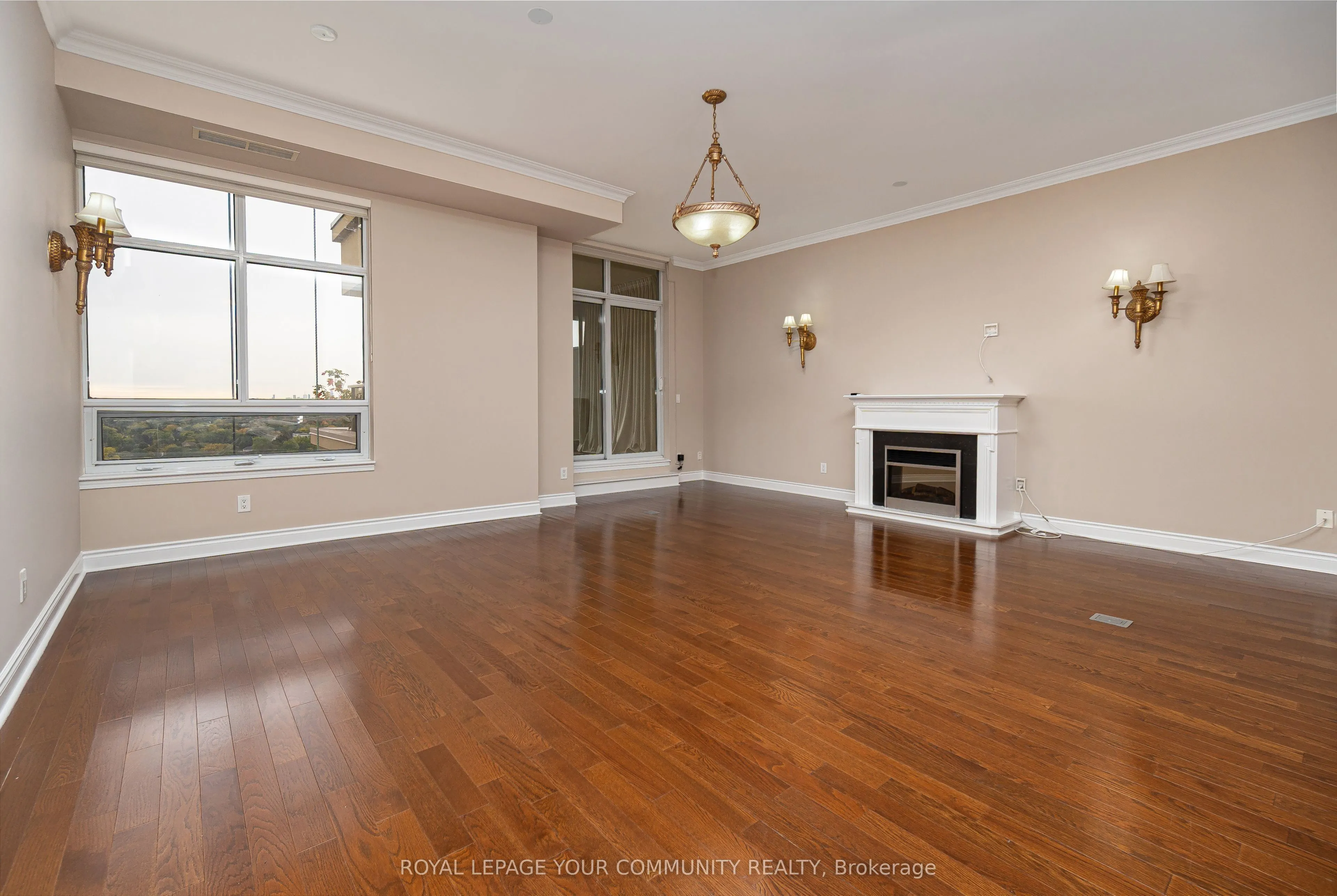 18 Kenaston Gardens, #1906