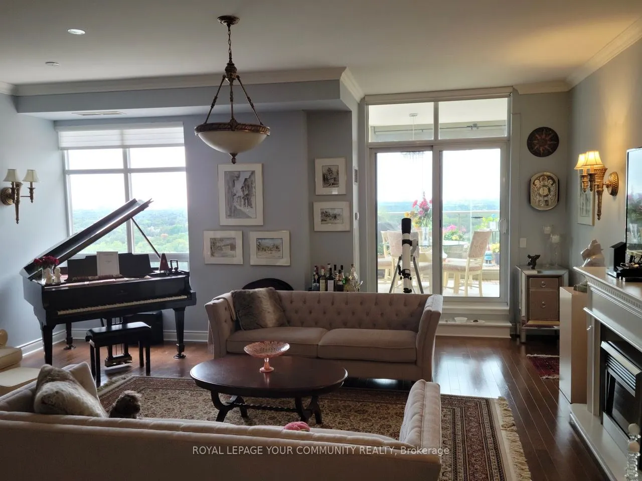 18 Kenaston Gardens, #1906