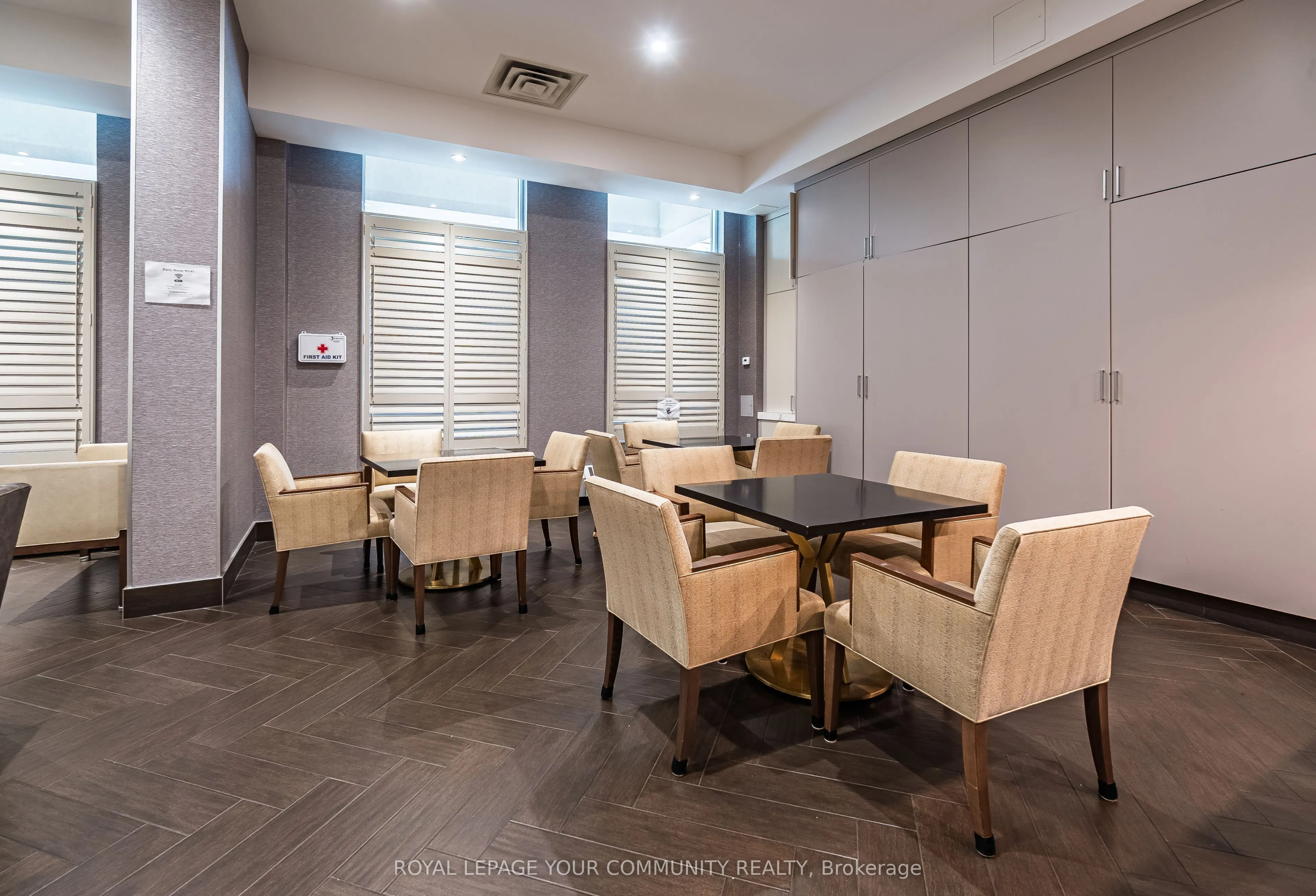 18 Kenaston Gardens, #1906