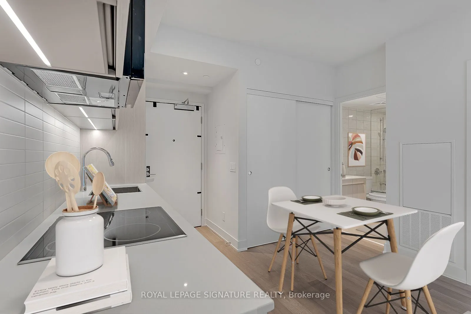 8 Cumberland Street, #2809