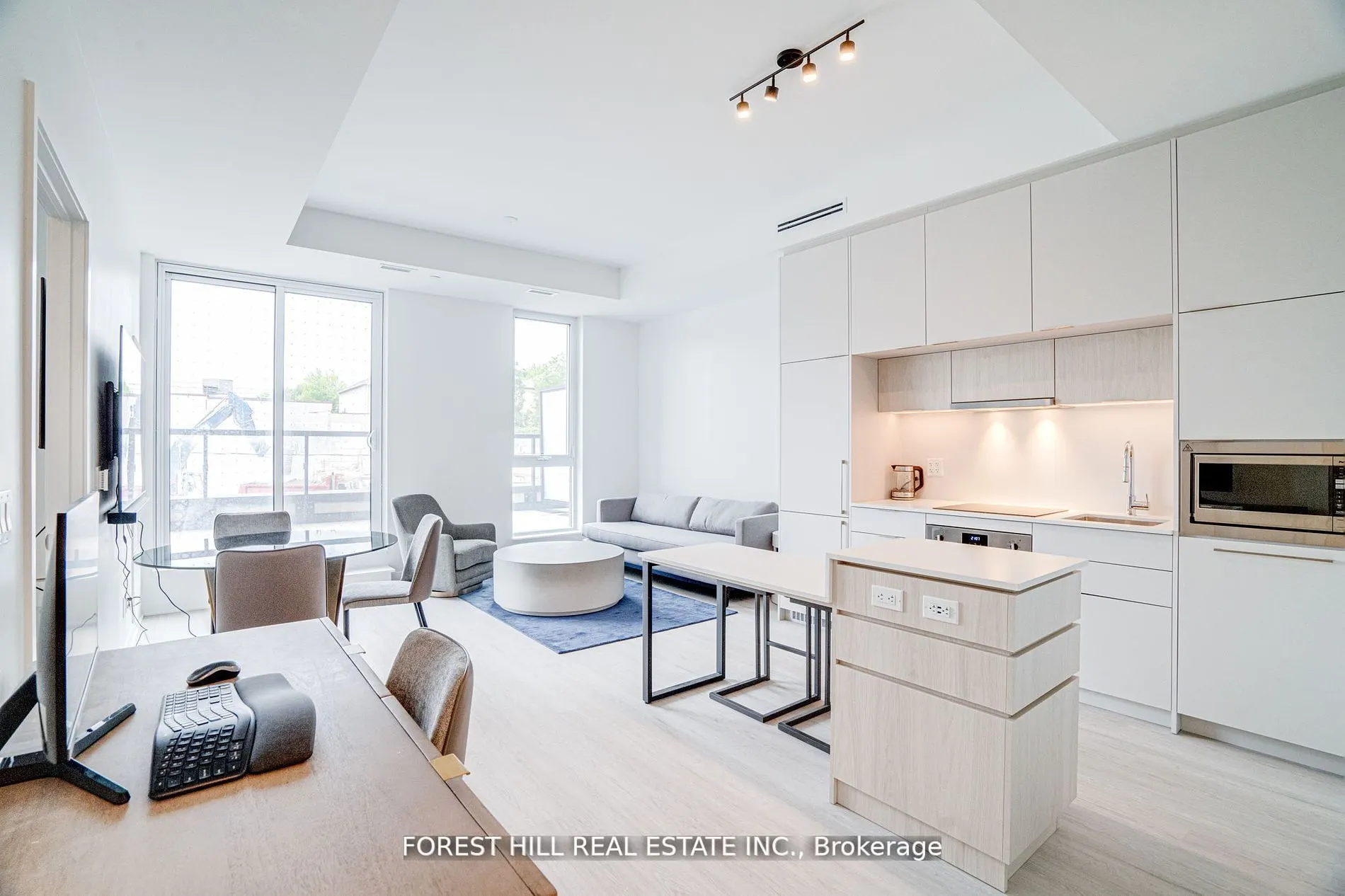 185 Alberta Avenue, #209