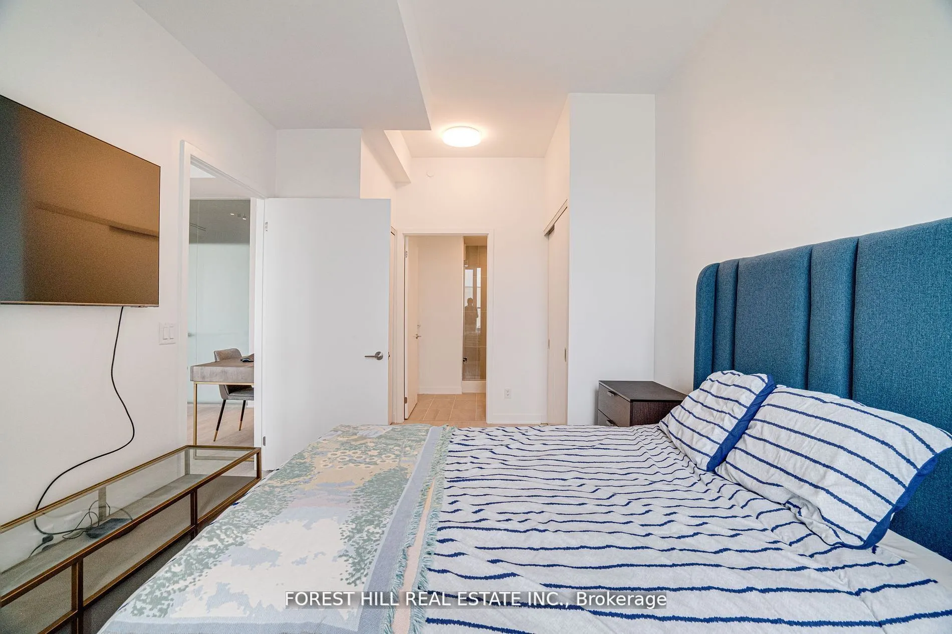 185 Alberta Avenue, #209