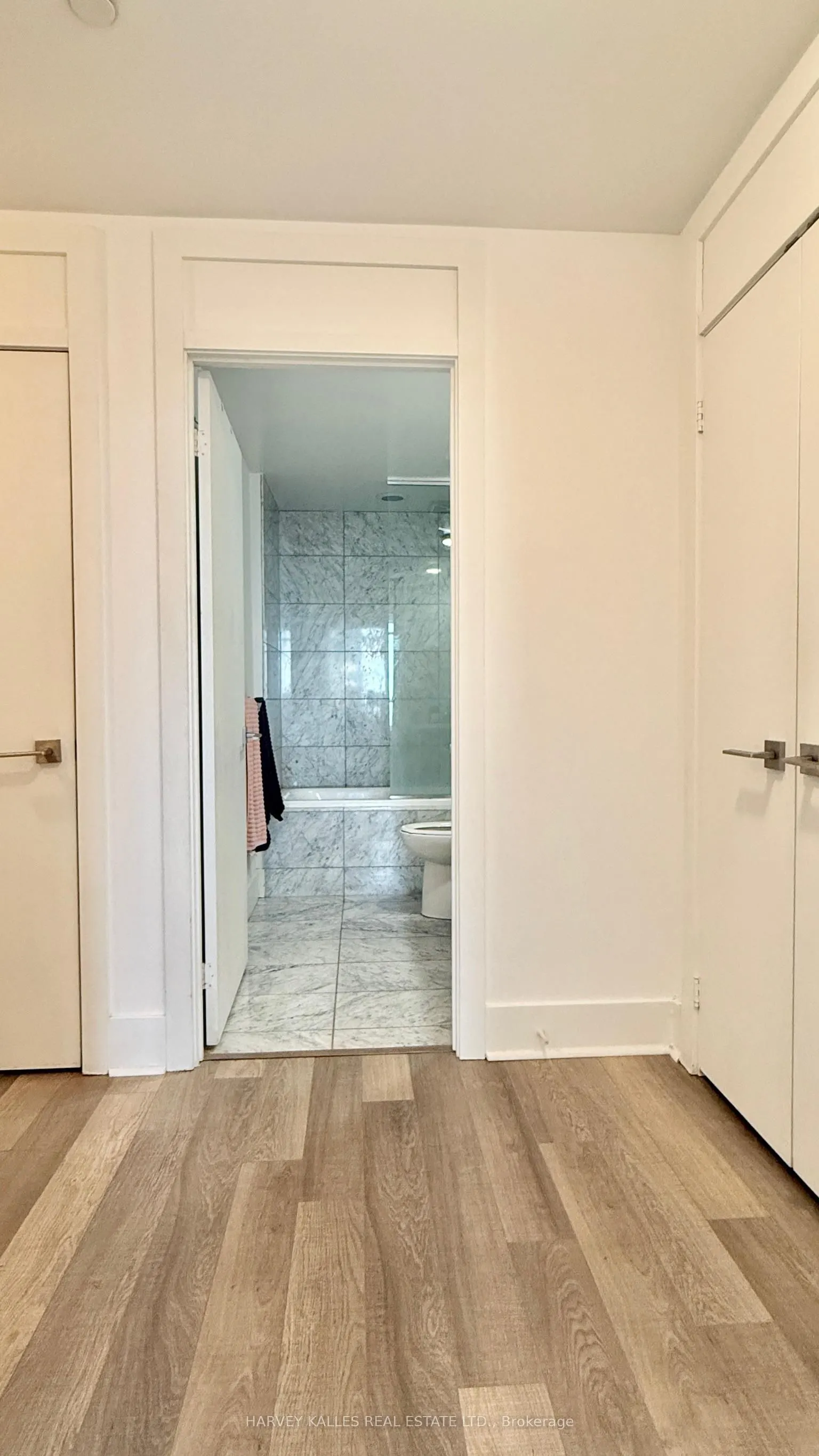 32 Davenport Road N, #1003