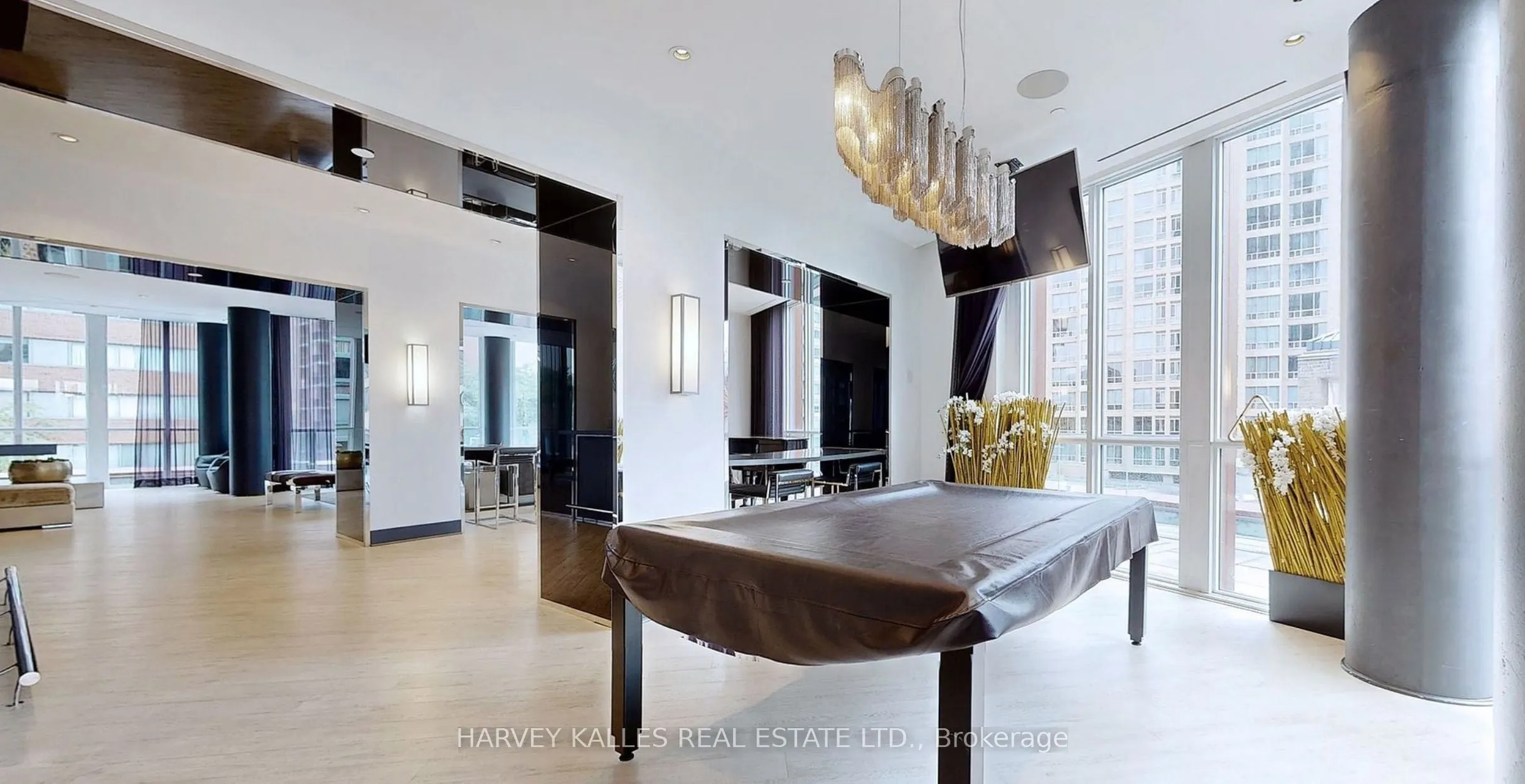 32 Davenport Road N, #1003