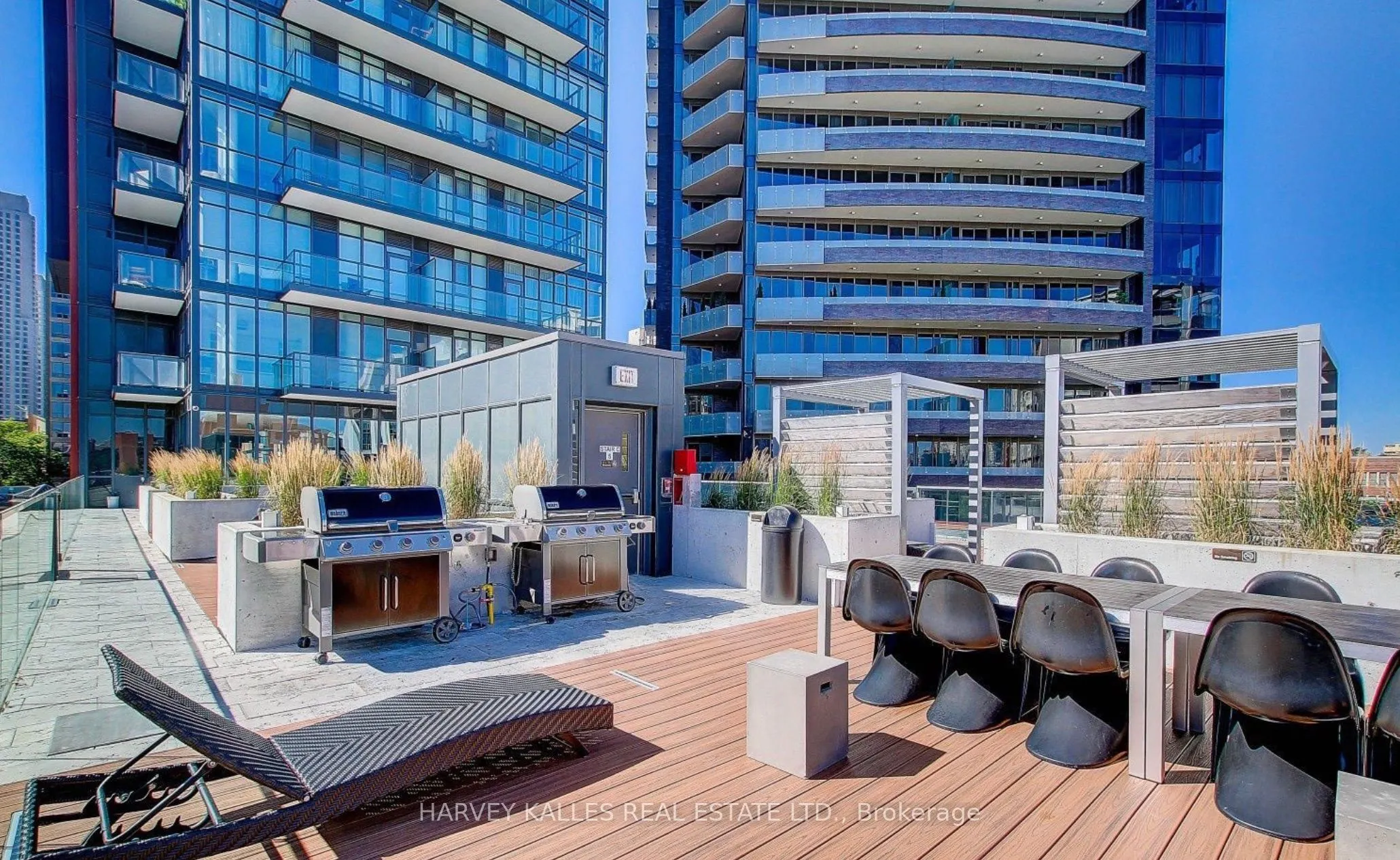 32 Davenport Road N, #1003