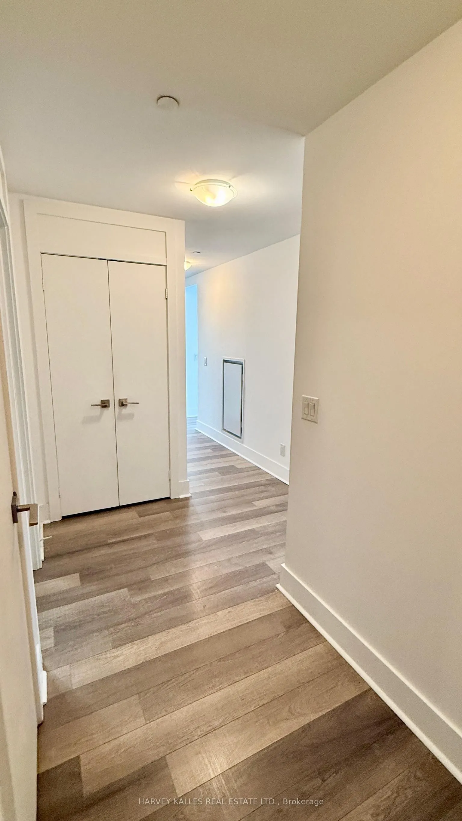 32 Davenport Road N, #1003