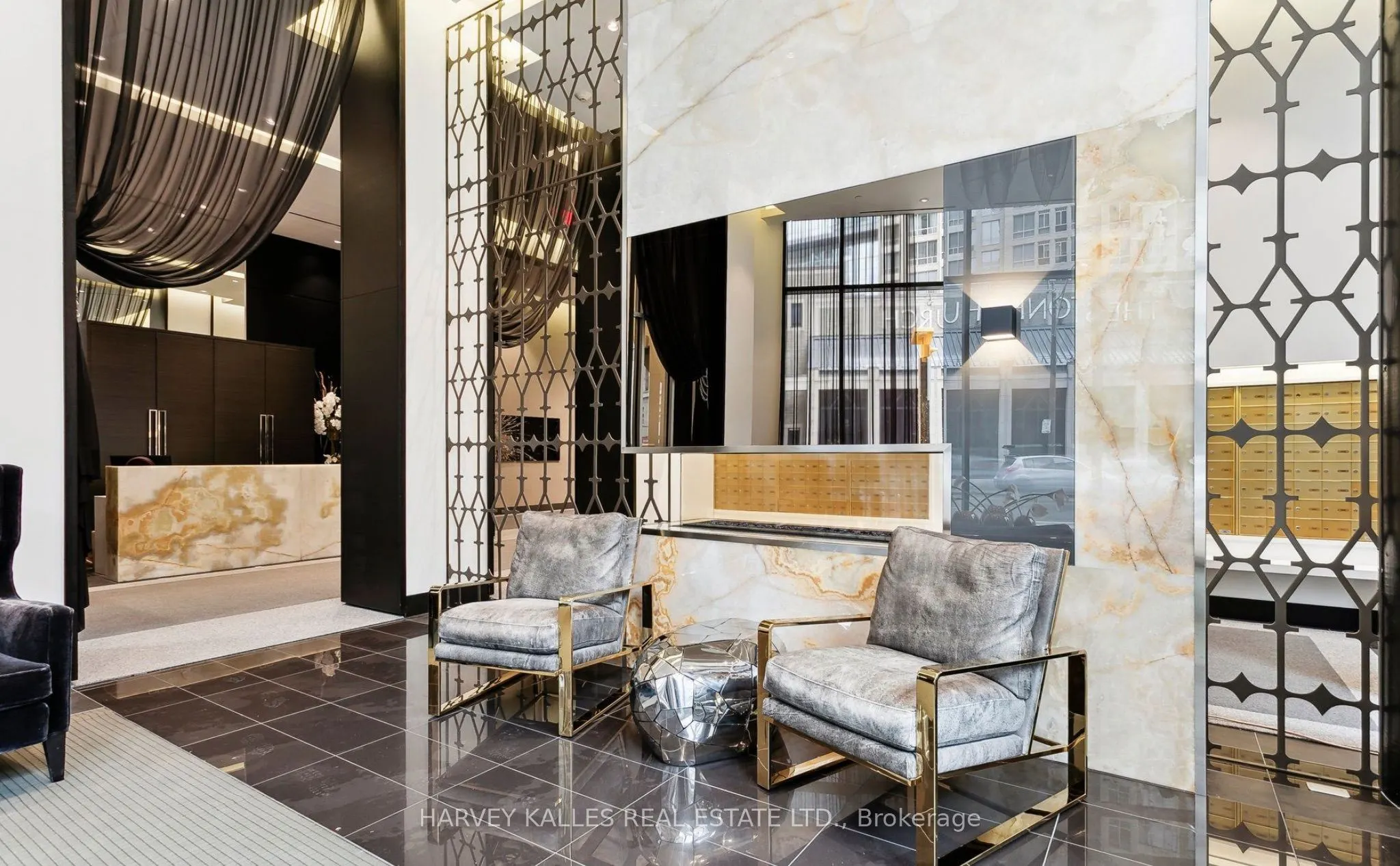 32 Davenport Road N, #1003