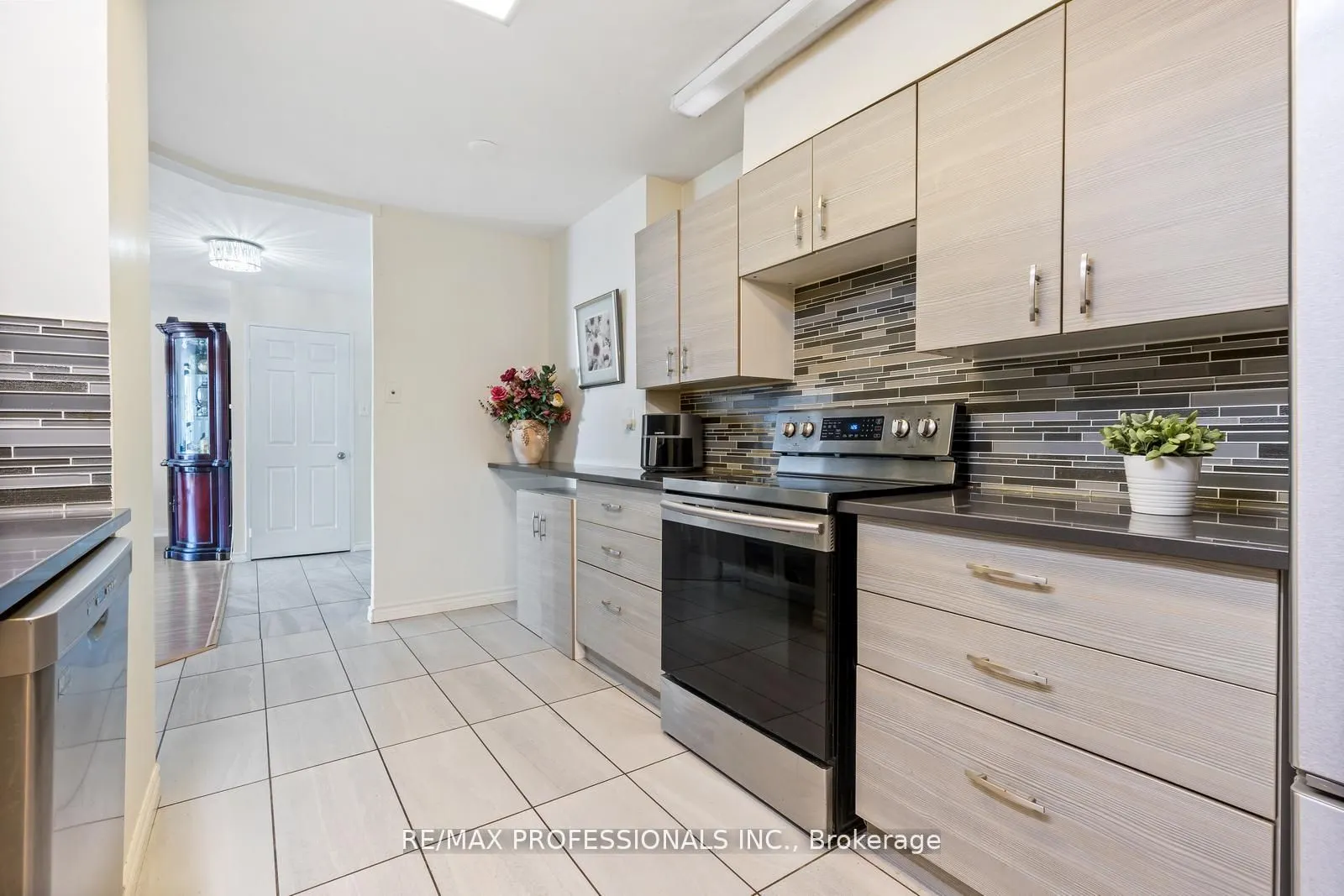 33 Elmhurst Avenue, #1104