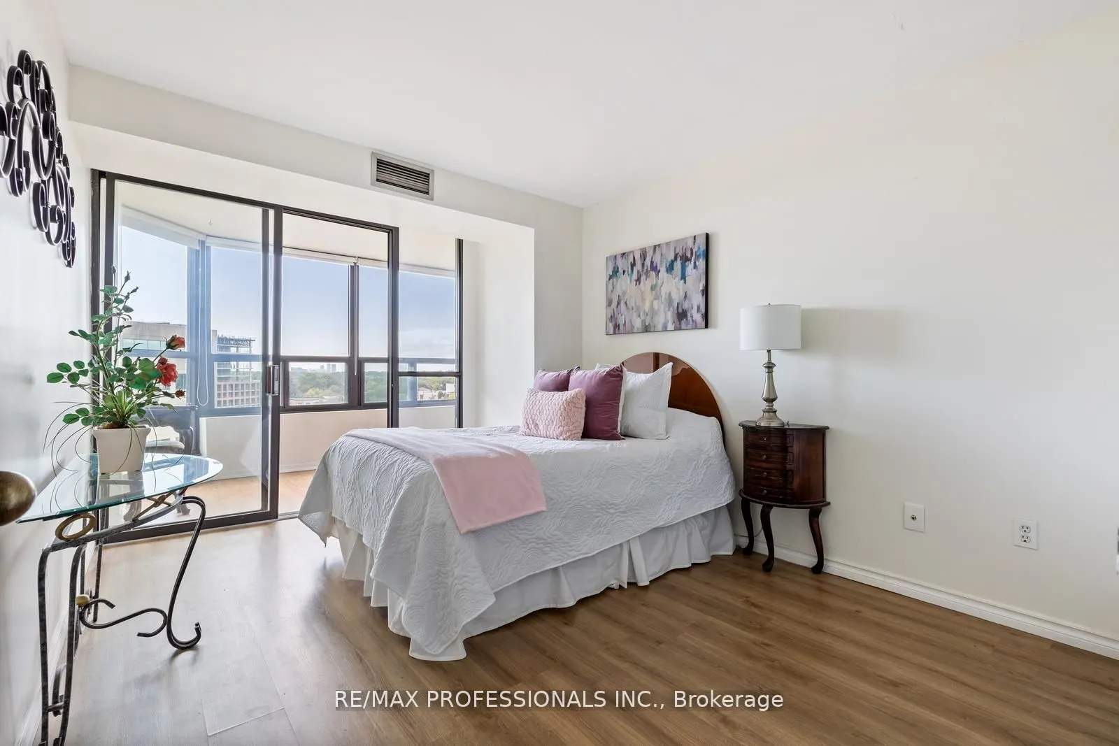 33 Elmhurst Avenue, #1104