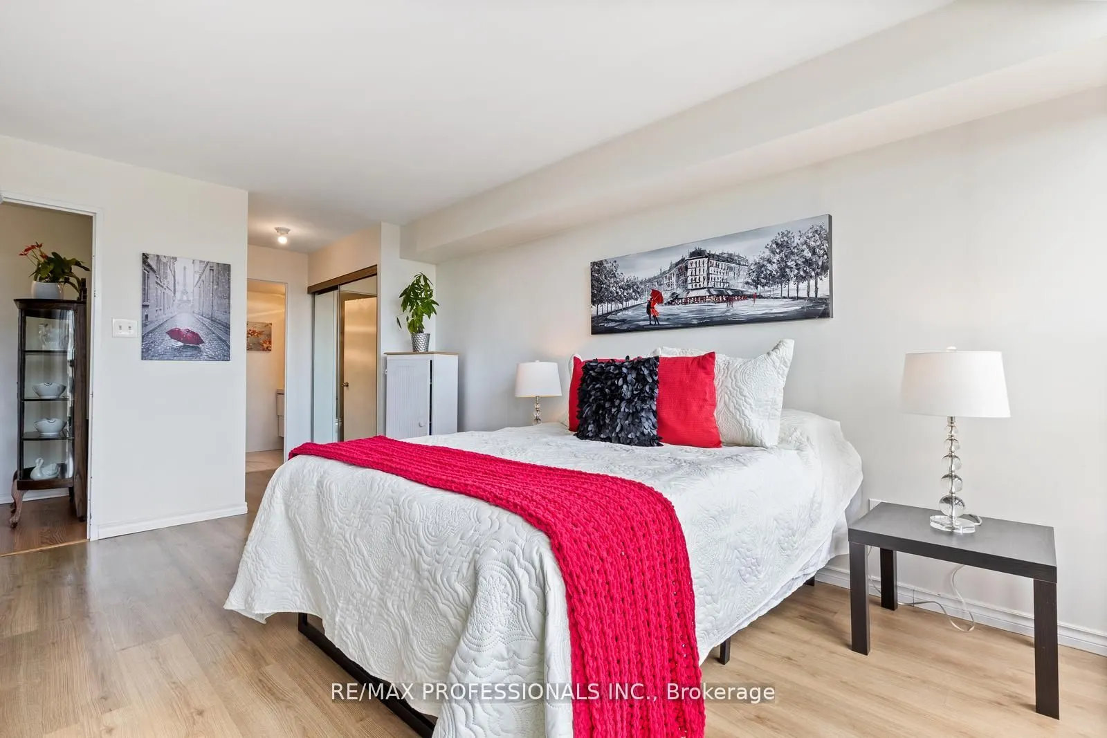 33 Elmhurst Avenue, #1104