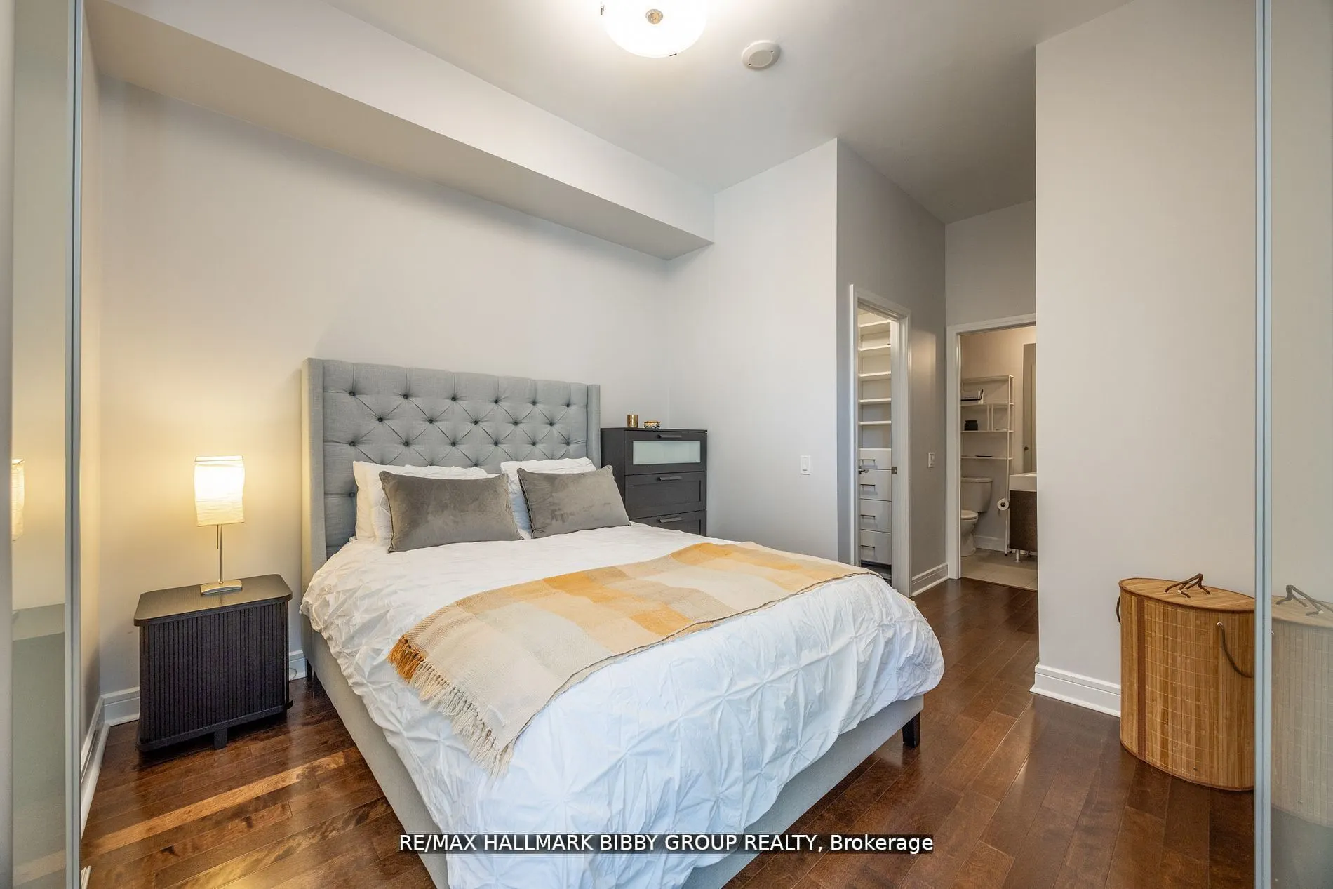 112 George Street, #S420