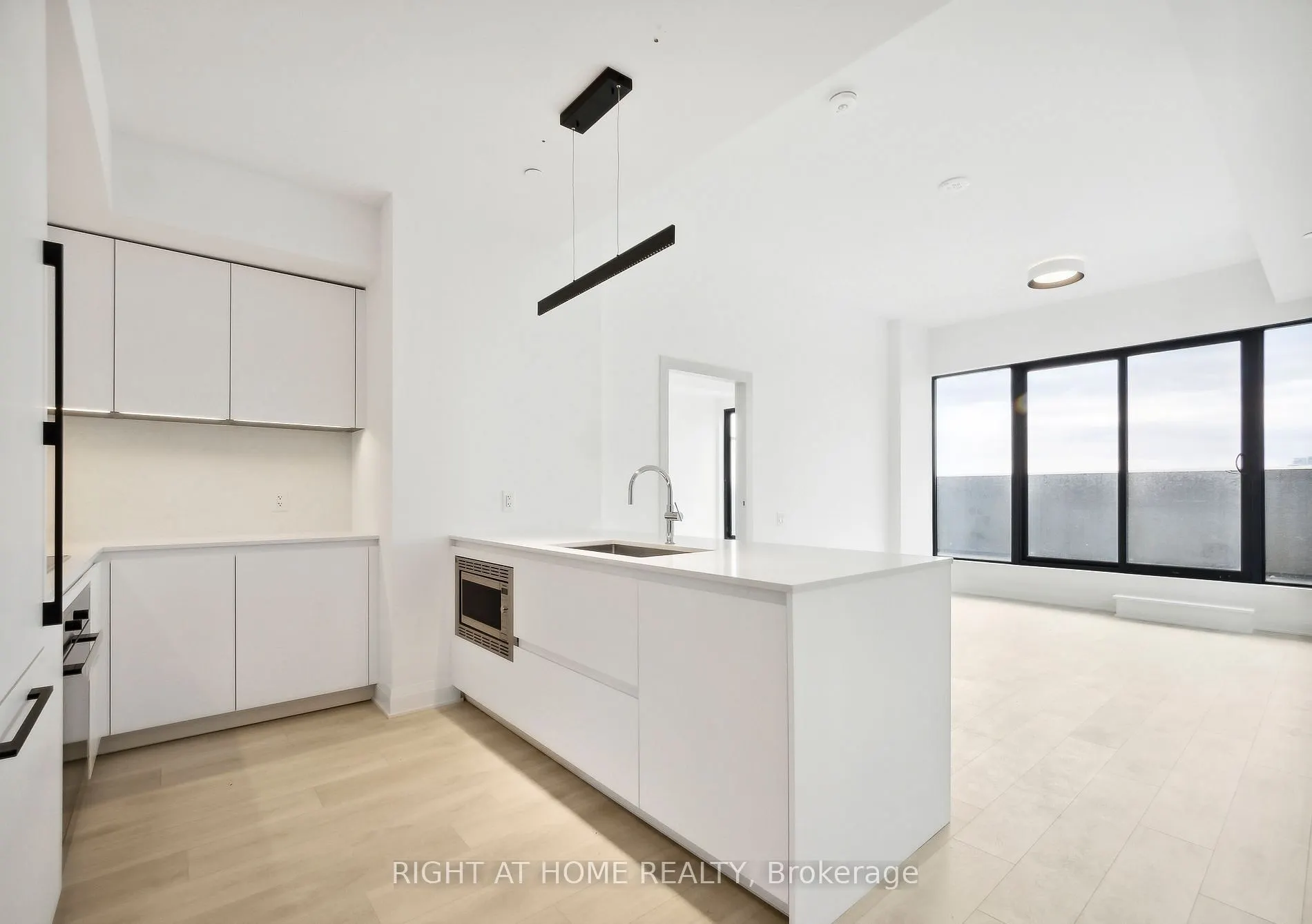 33 Frederick Todd Way N, #703