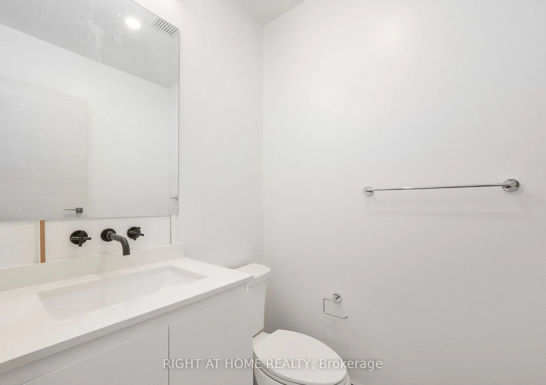 33 Frederick Todd Way N, #703
