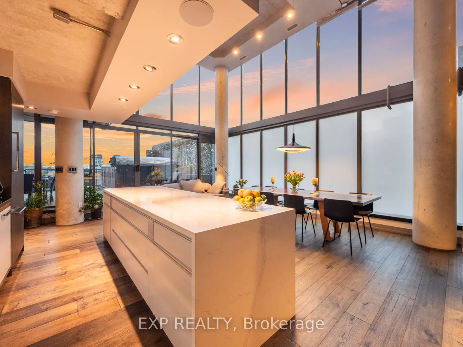 533 Richmond Street W, #Ph1