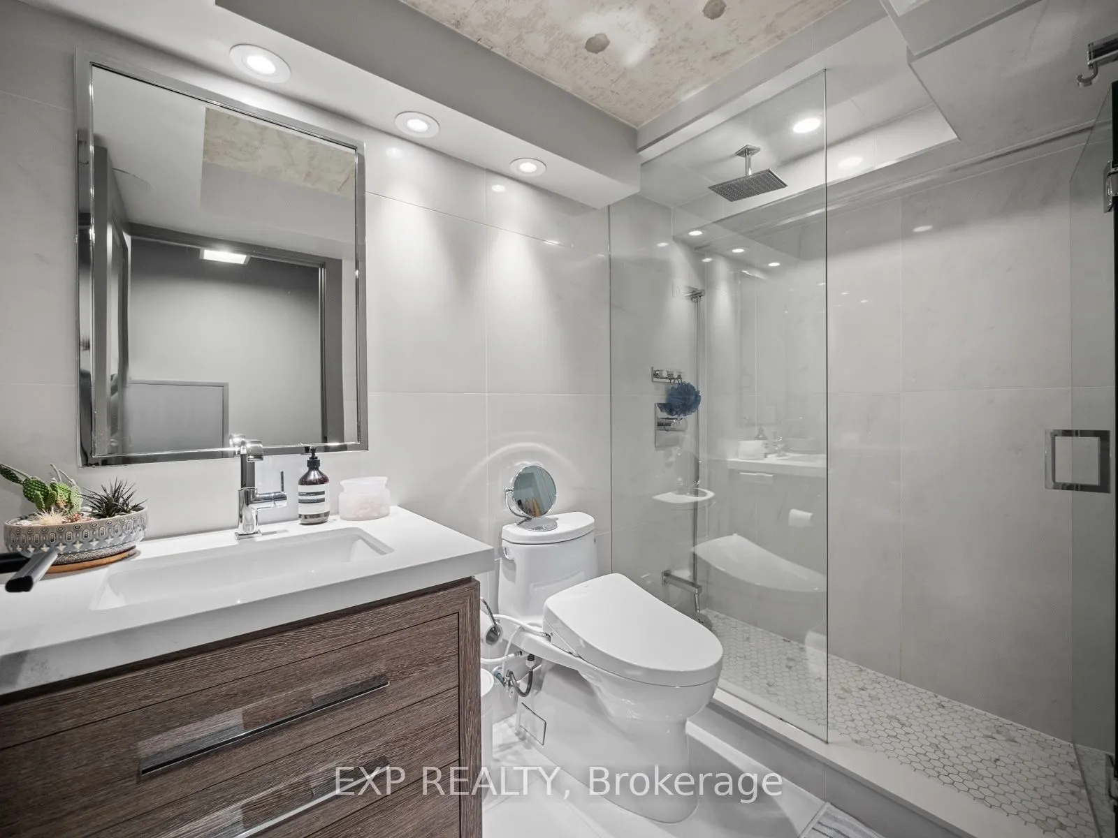 533 Richmond Street W, #Ph1