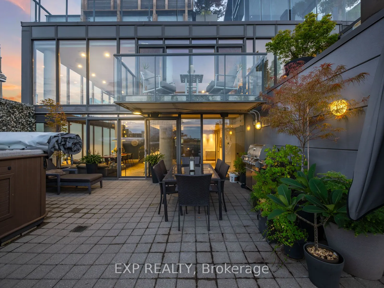 533 Richmond Street W, #Ph1