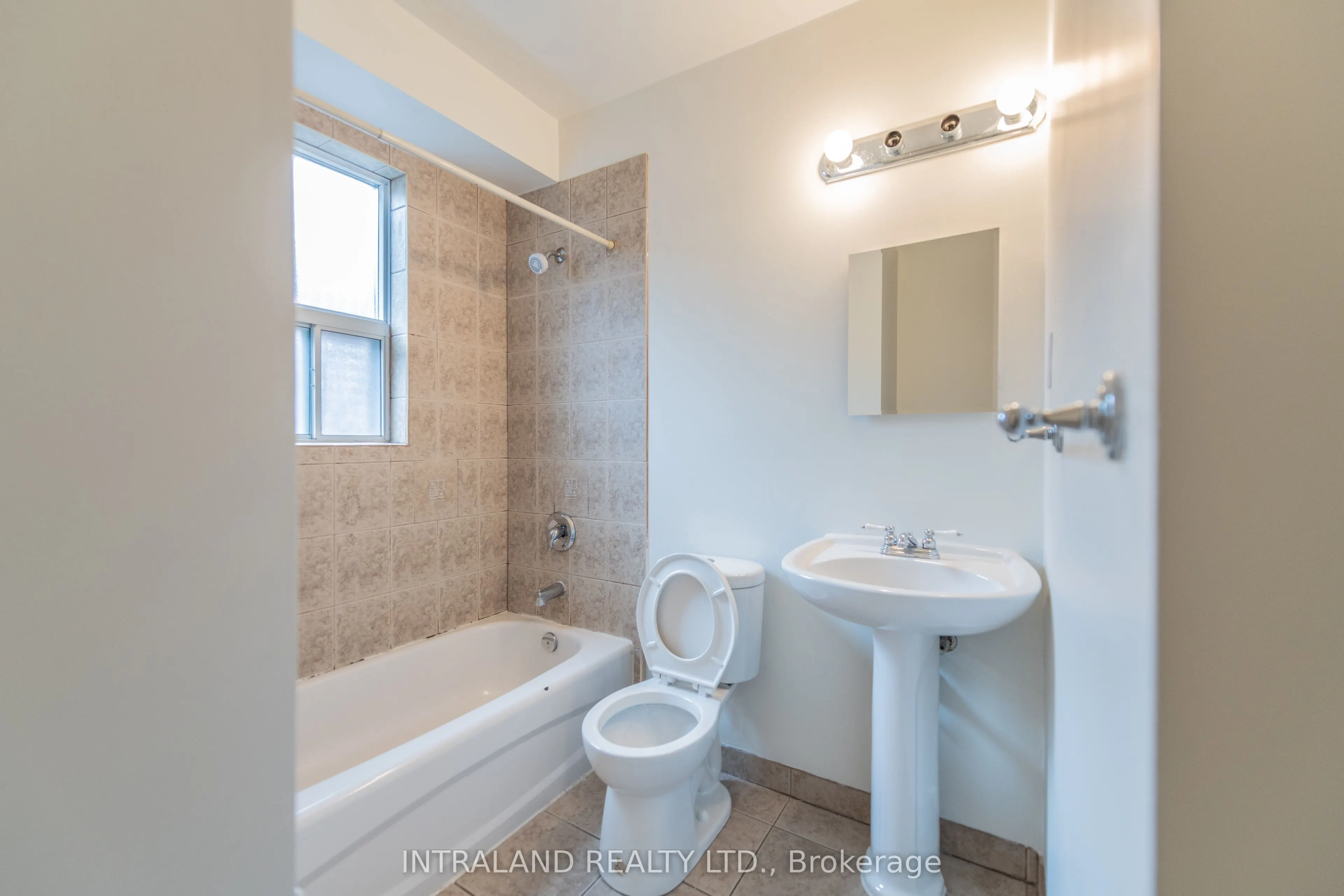 1005 Bathurst Street