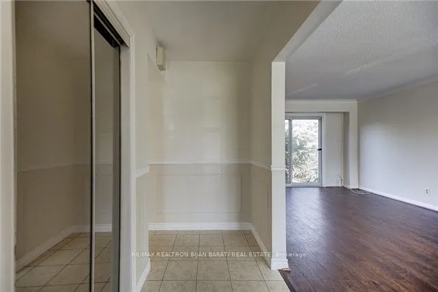 6 Greenyards Drive