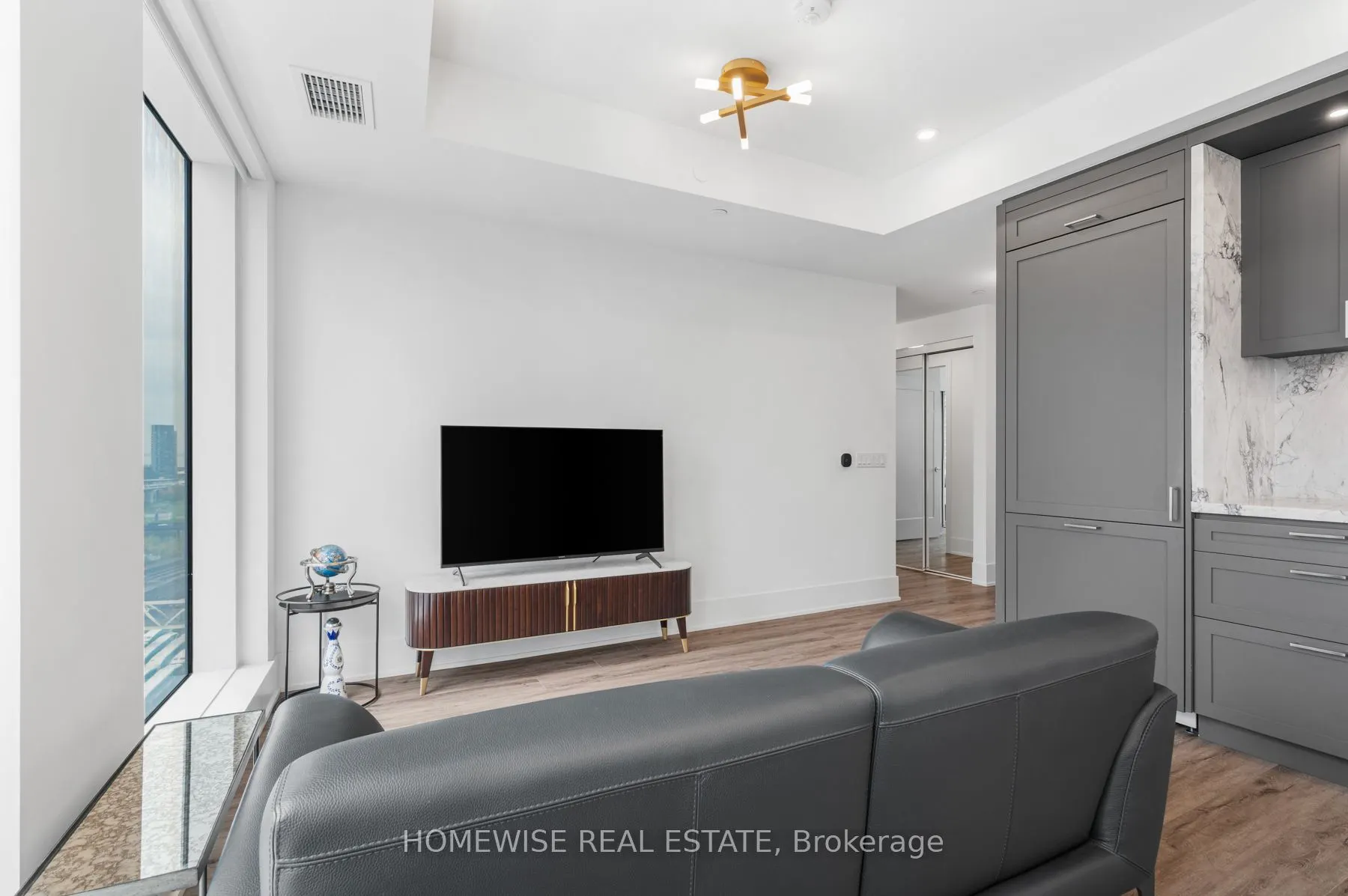470 Front Street W, #1012