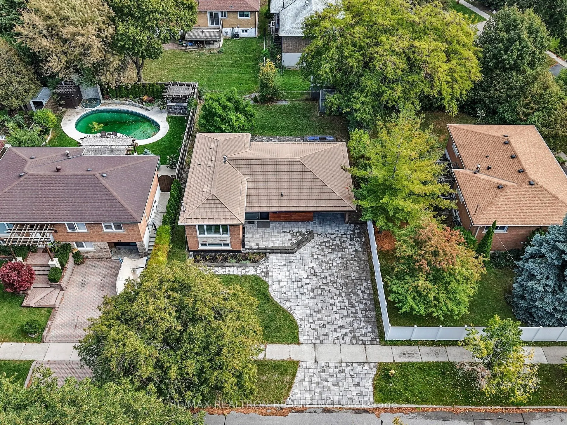 49 Houston Crescent