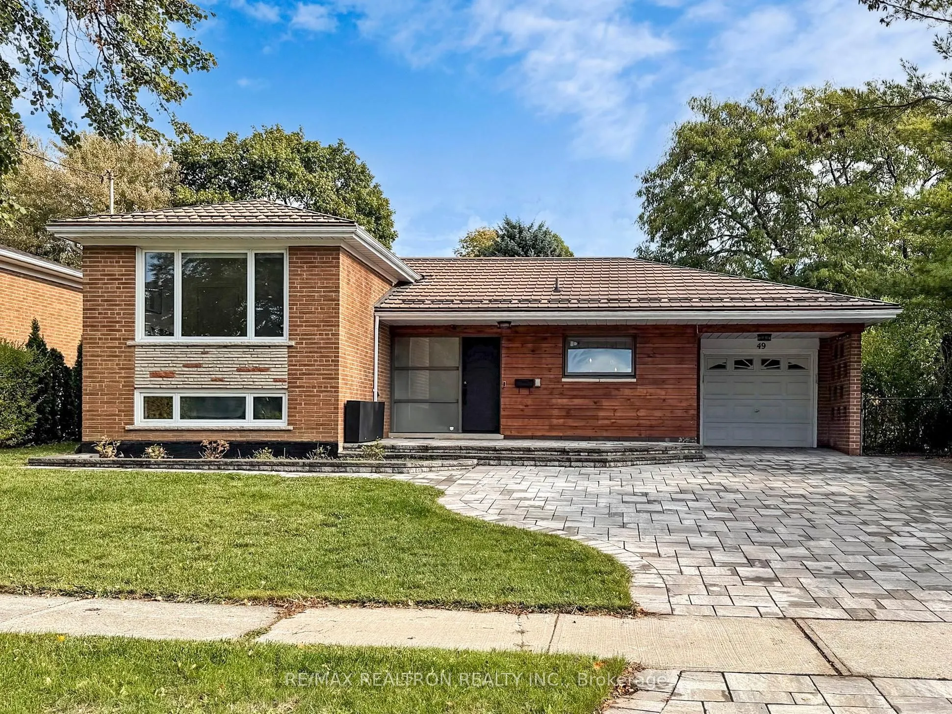 49 Houston Crescent