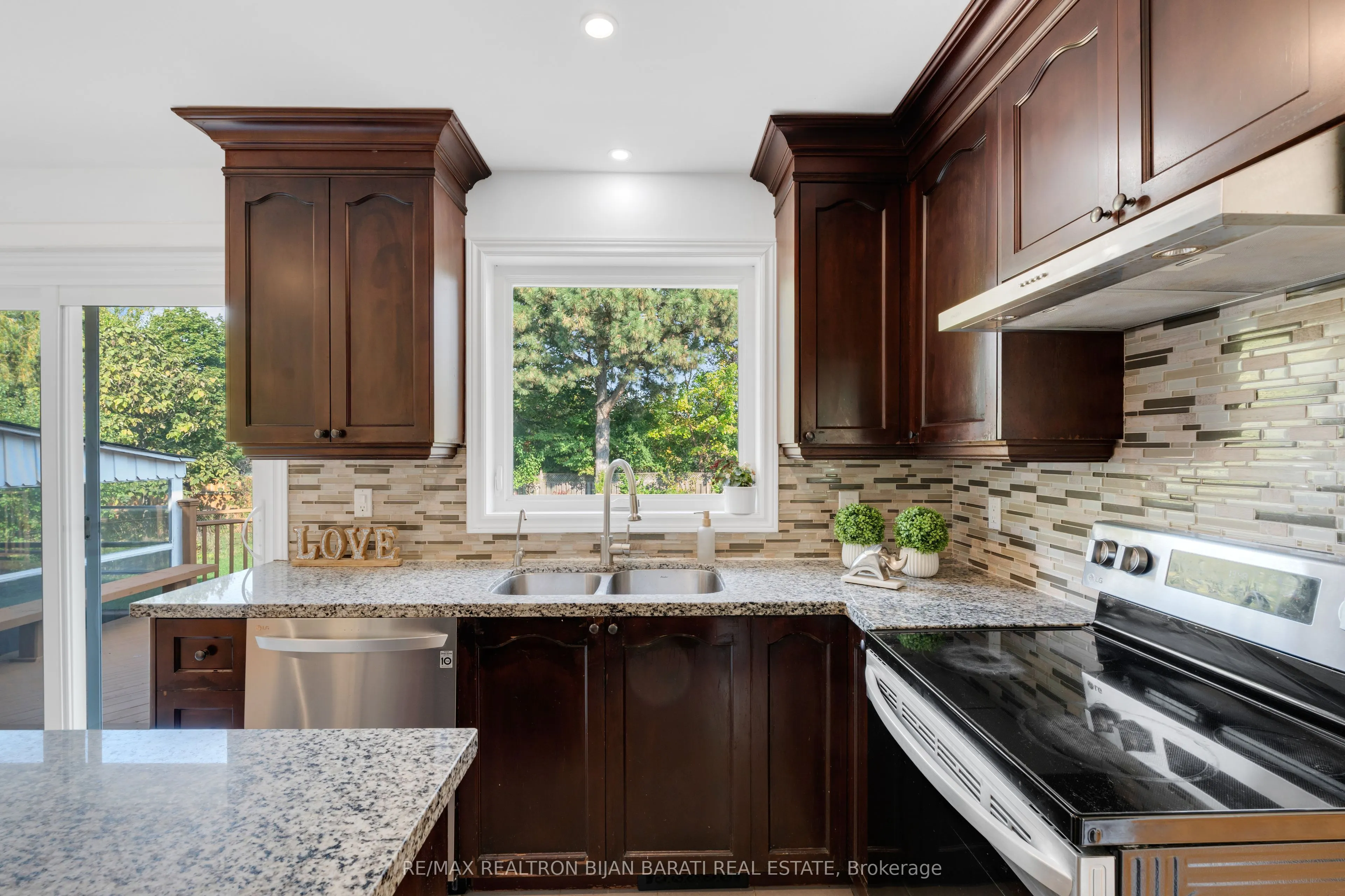 38 Whittaker Crescent