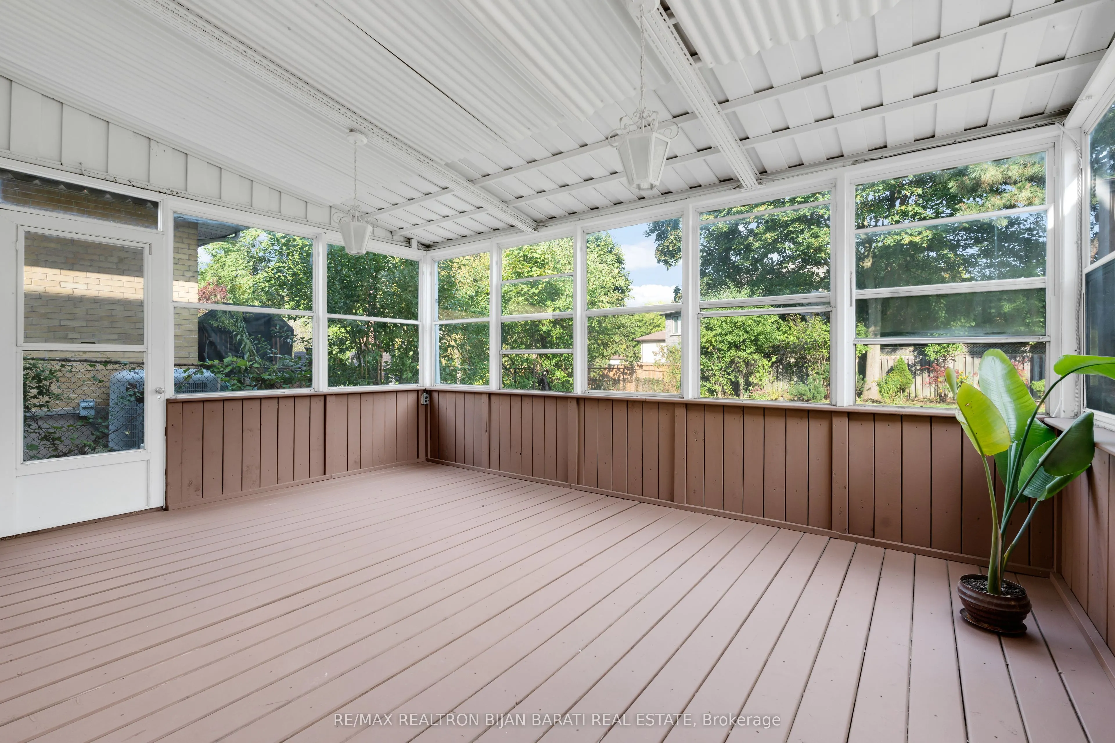 38 Whittaker Crescent