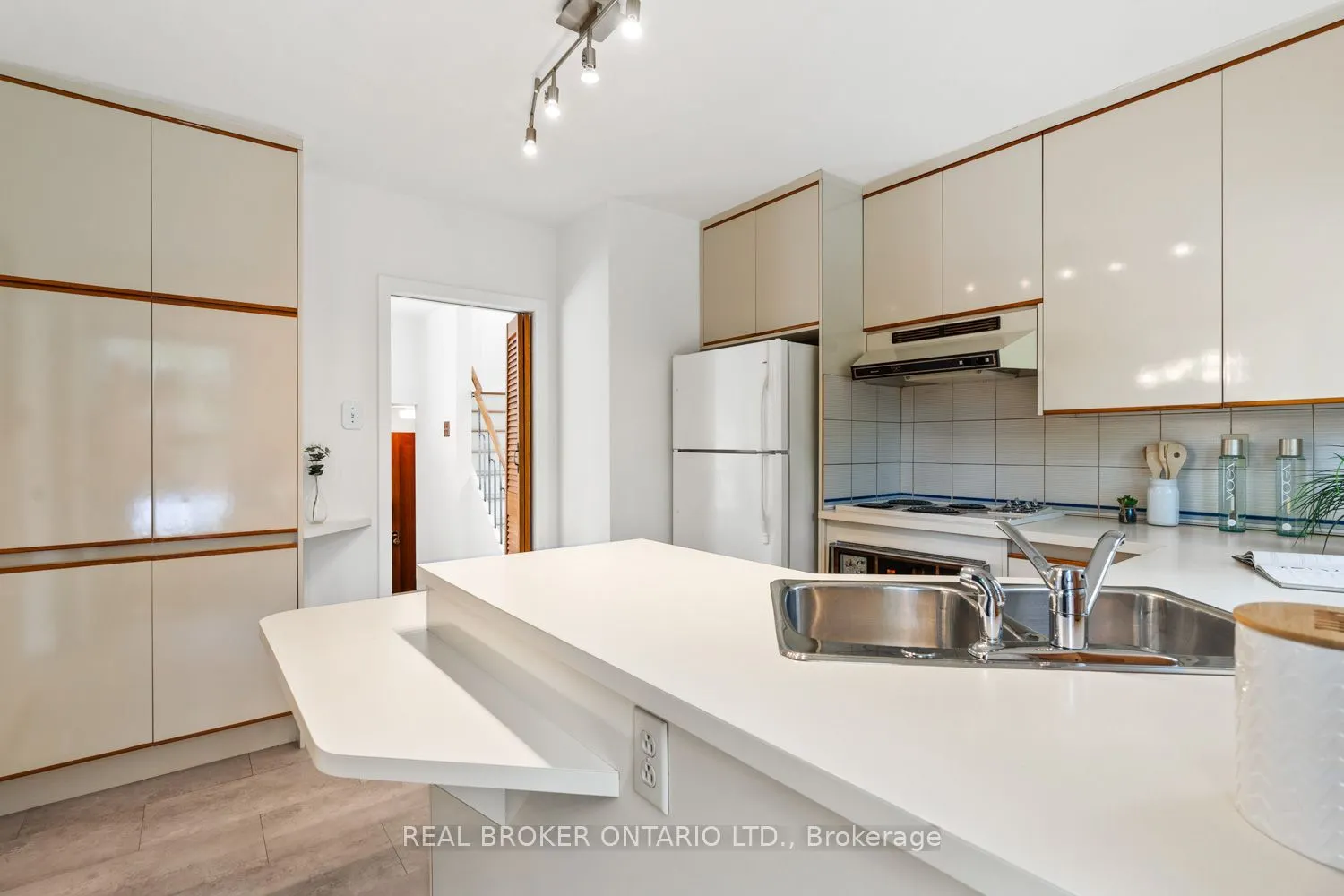 29 Veery Place