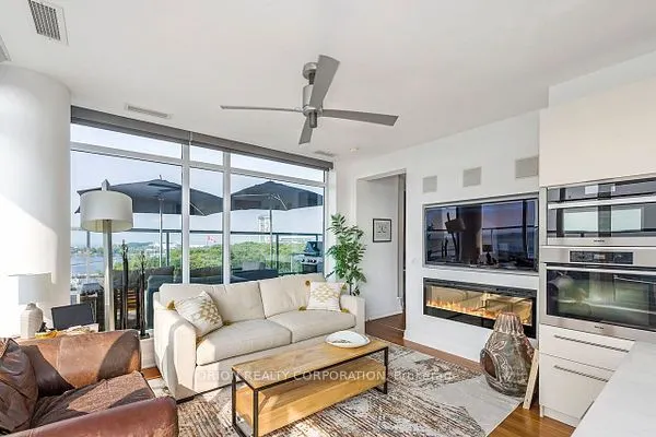 90 Stadium Road, #911