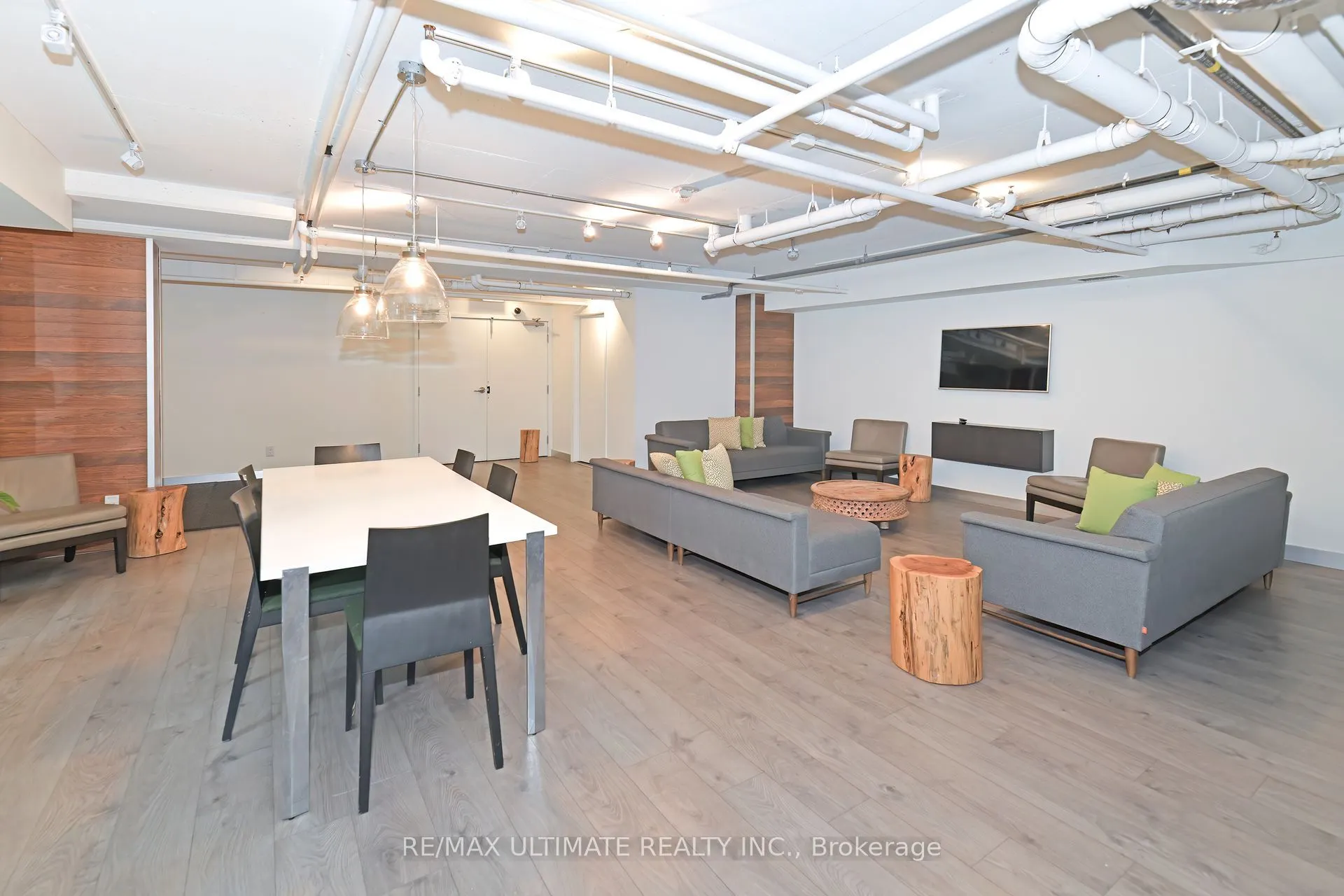 32 Camden Street, #402
