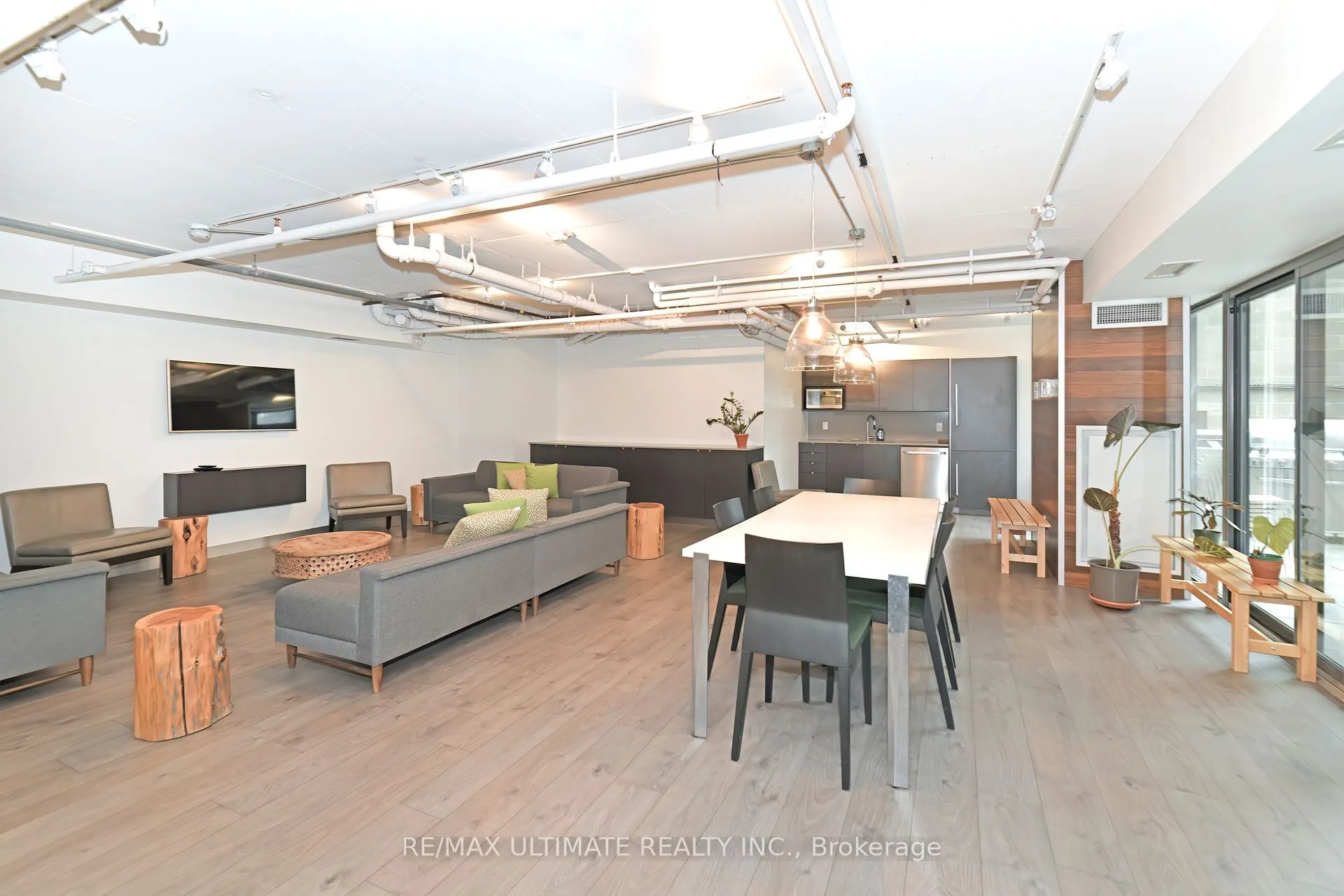 32 Camden Street, #402