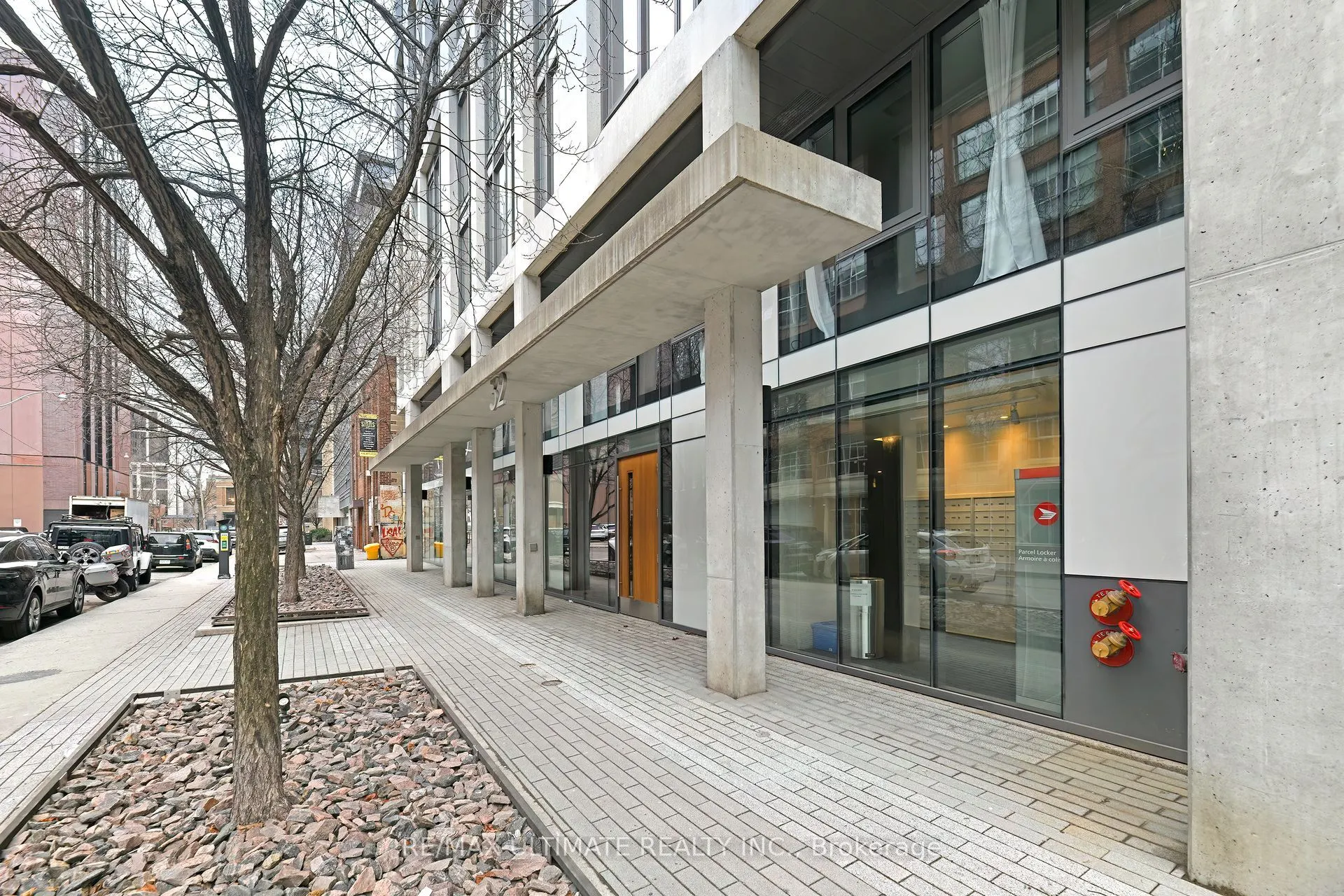 32 Camden Street, #402