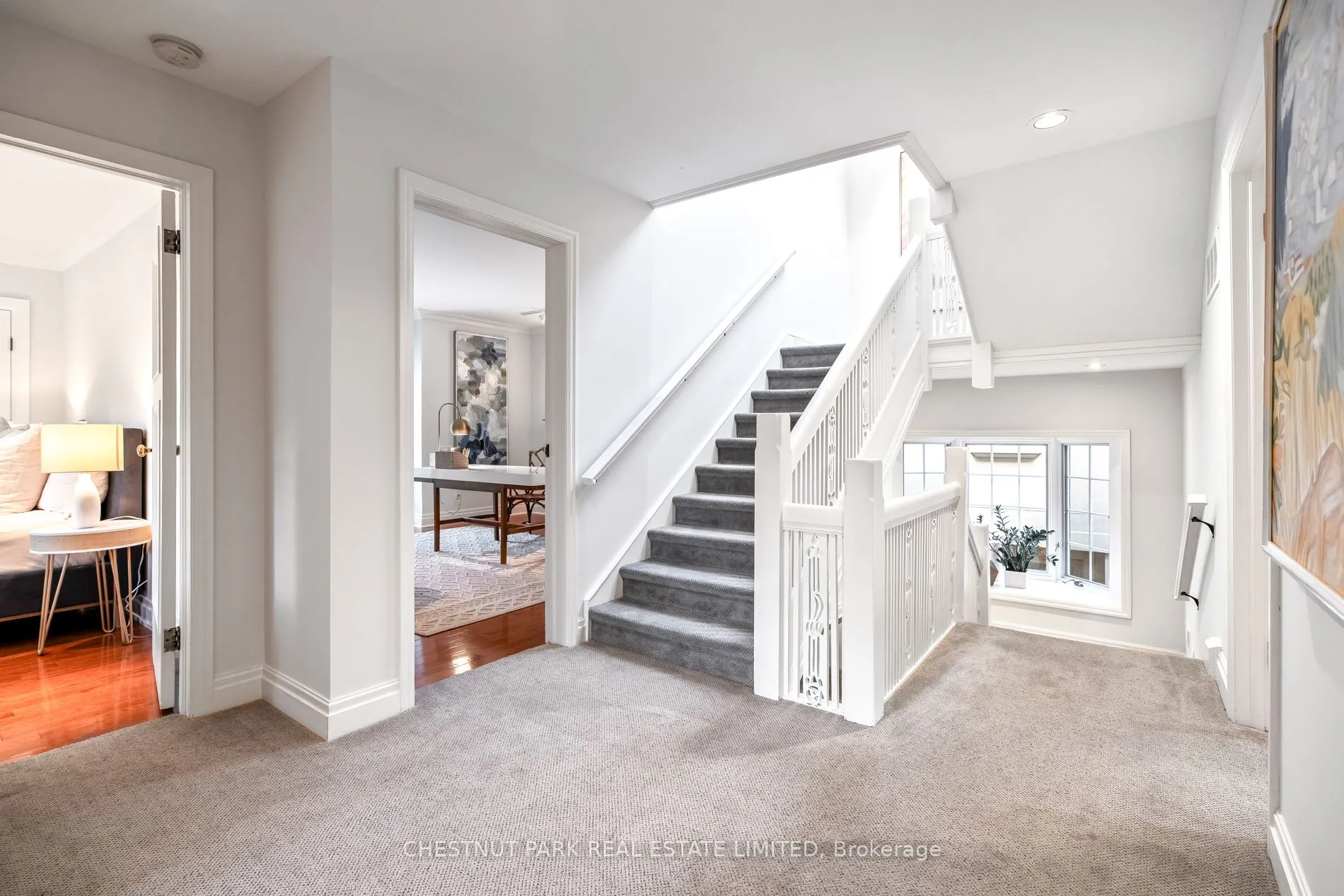 24 Dinnick Crescent