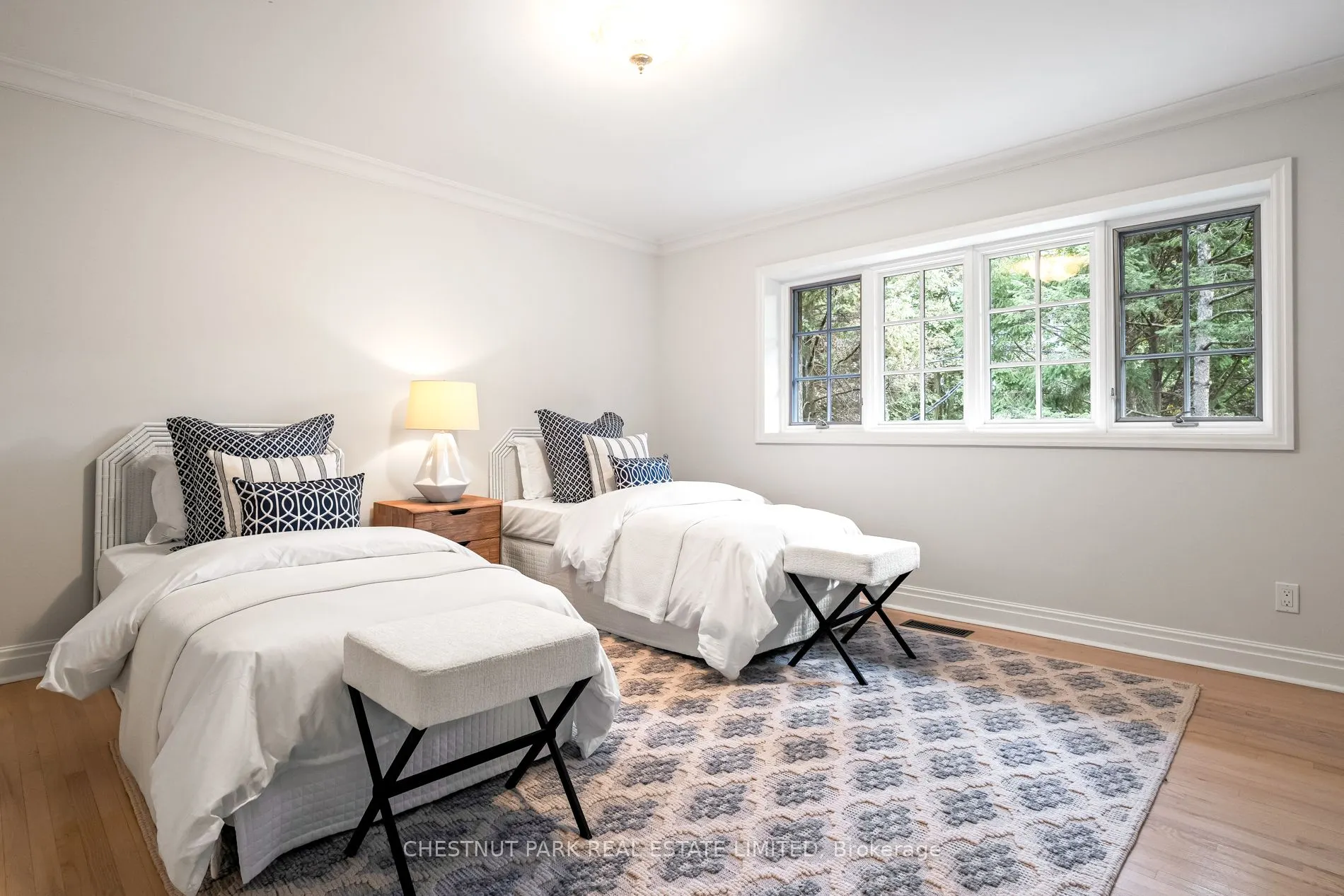 24 Dinnick Crescent