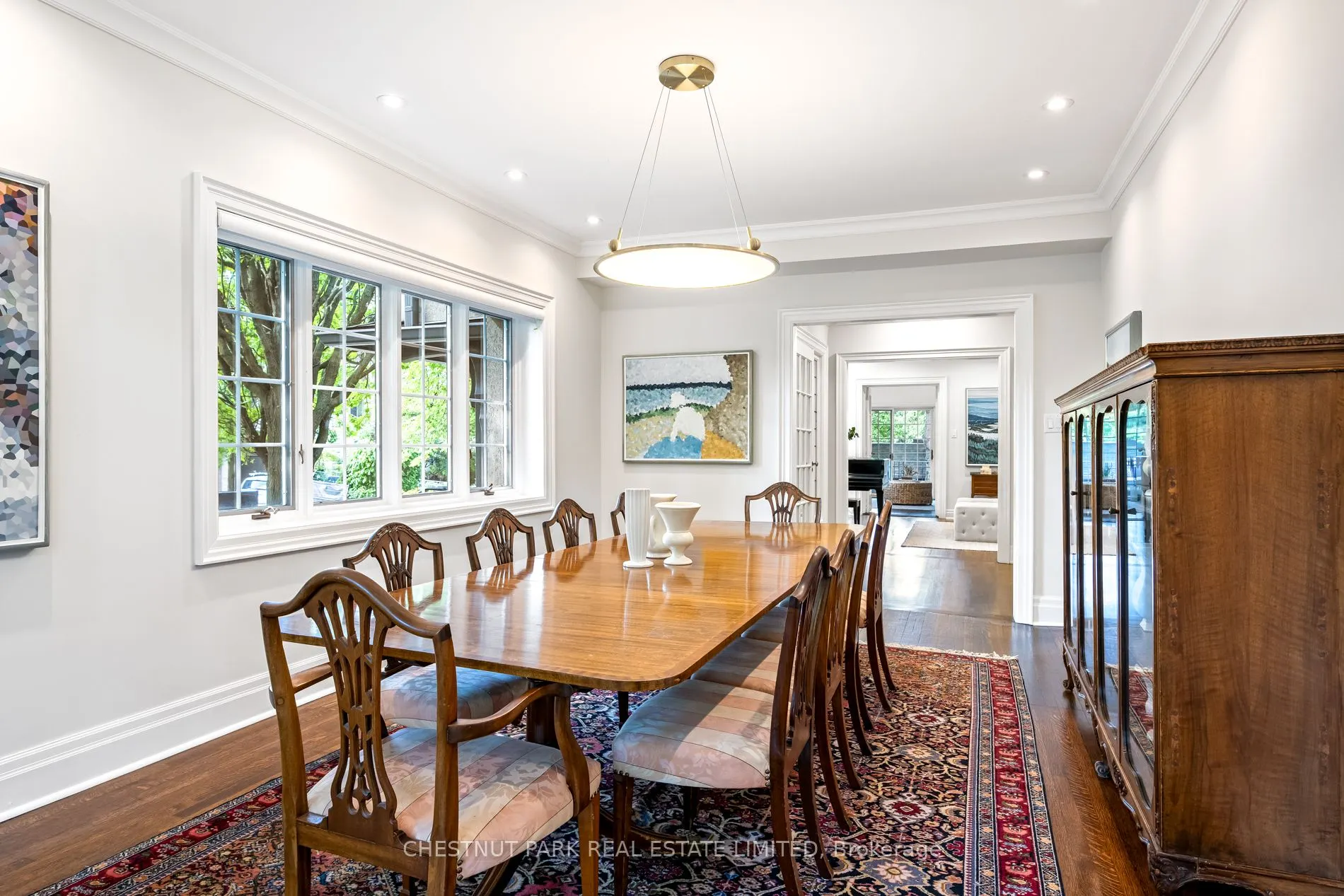 24 Dinnick Crescent