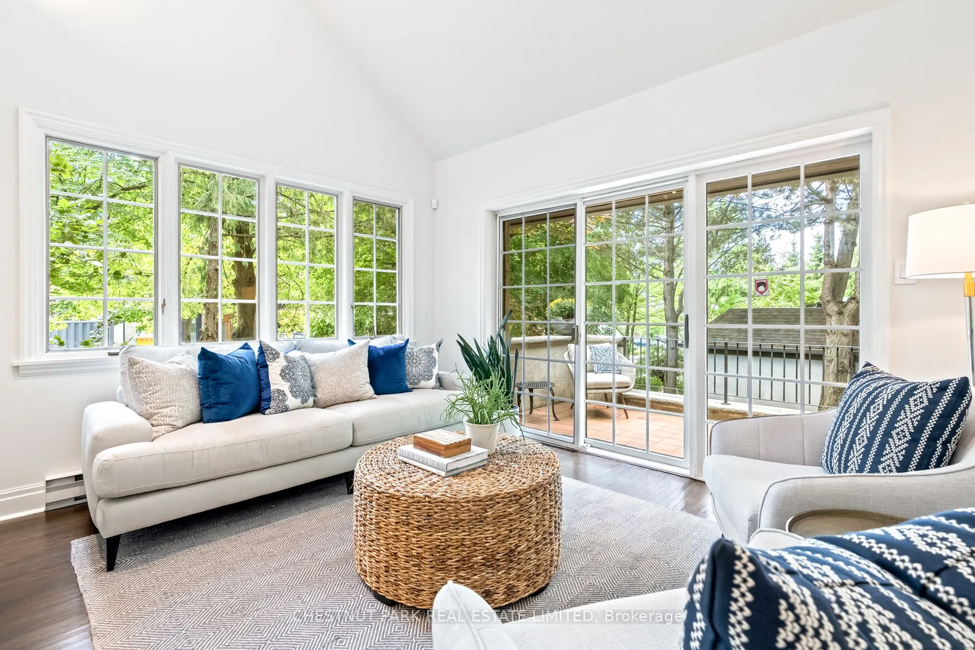 24 Dinnick Crescent