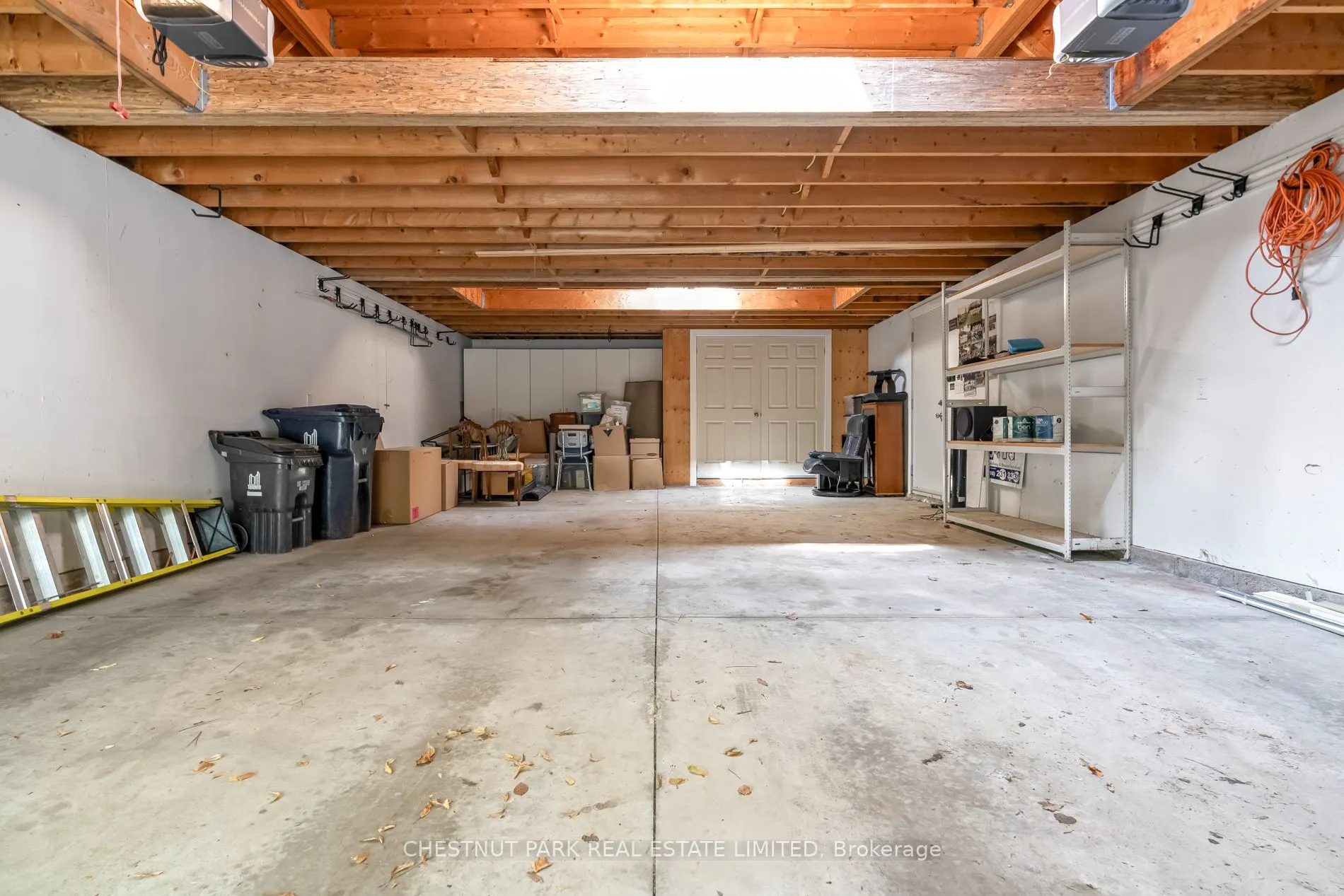 24 Dinnick Crescent